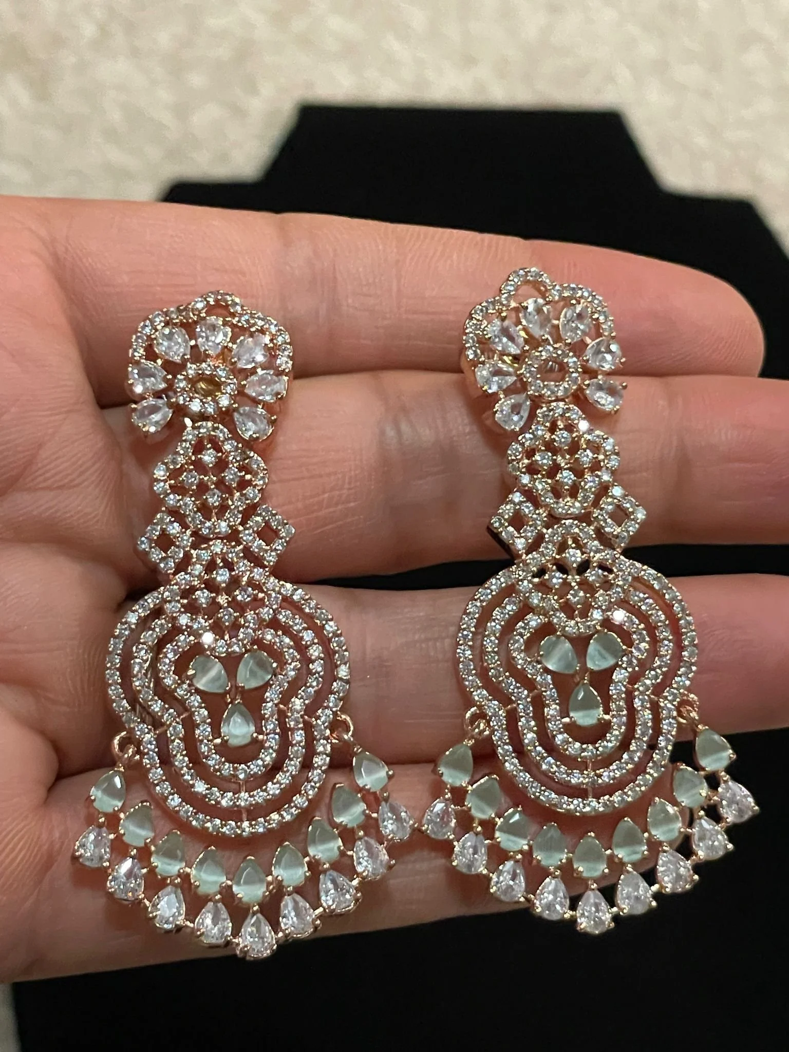 Elegant Ad & Mint Fusion Earrings