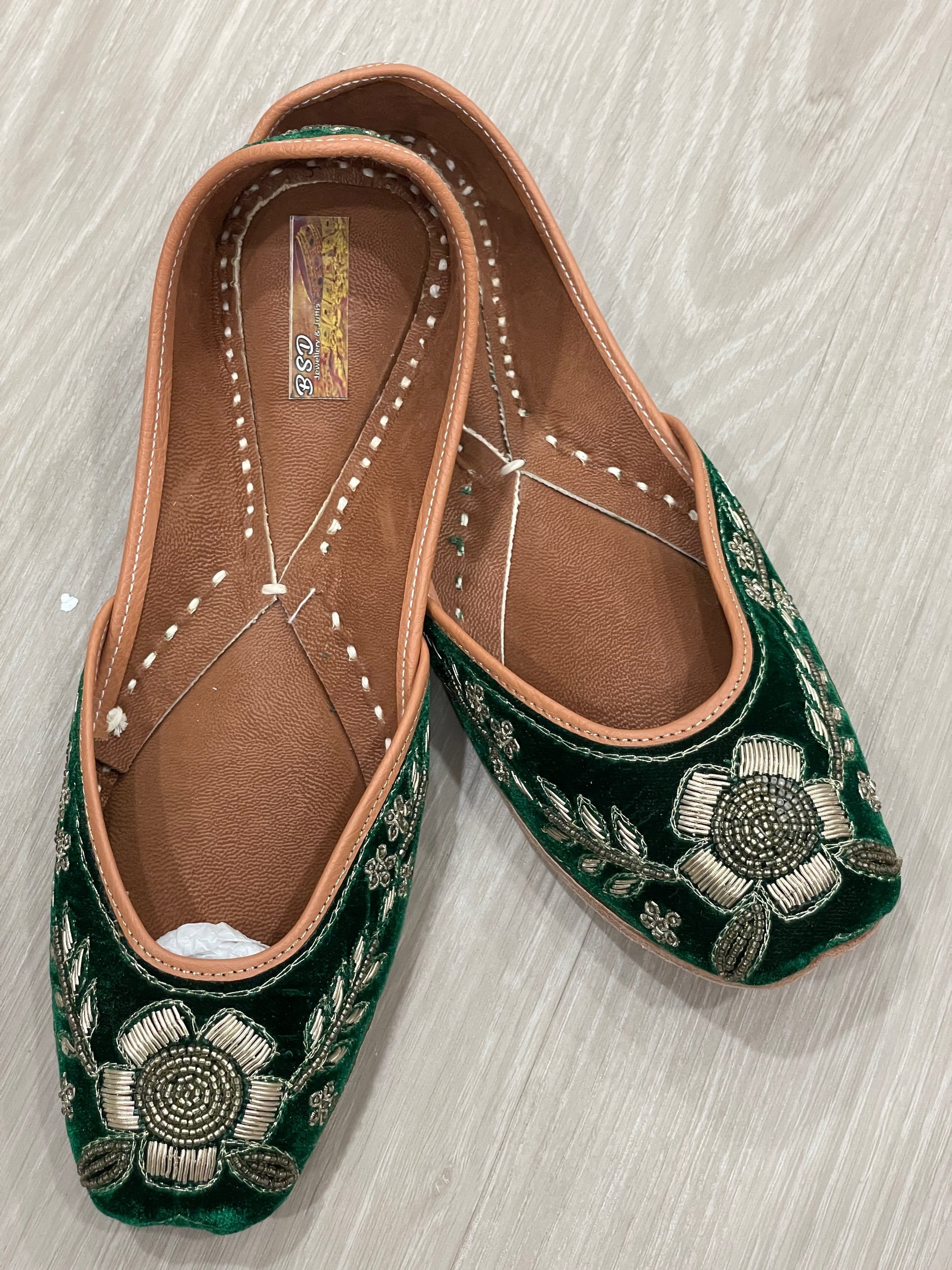 Emerald Velvet Jutti – Handcrafted Tilla Work