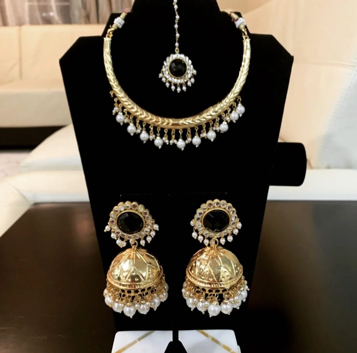 Noor Black Stone Traditional Hasli Set