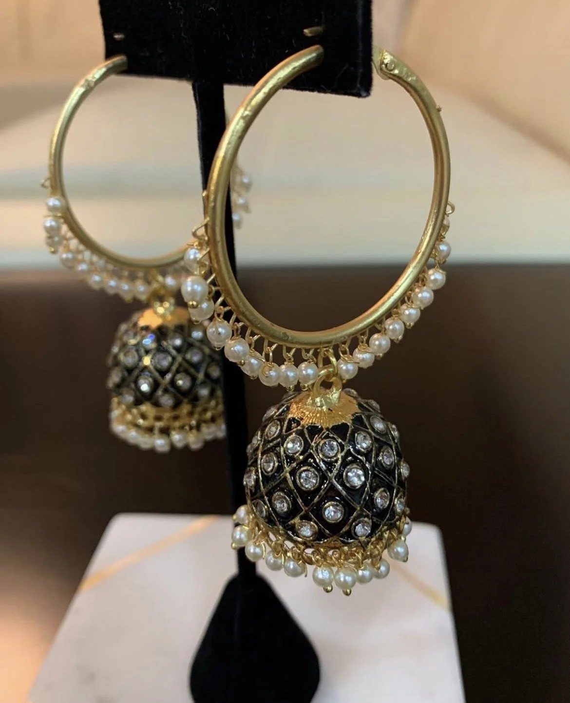 Black Beauty Walia🖤