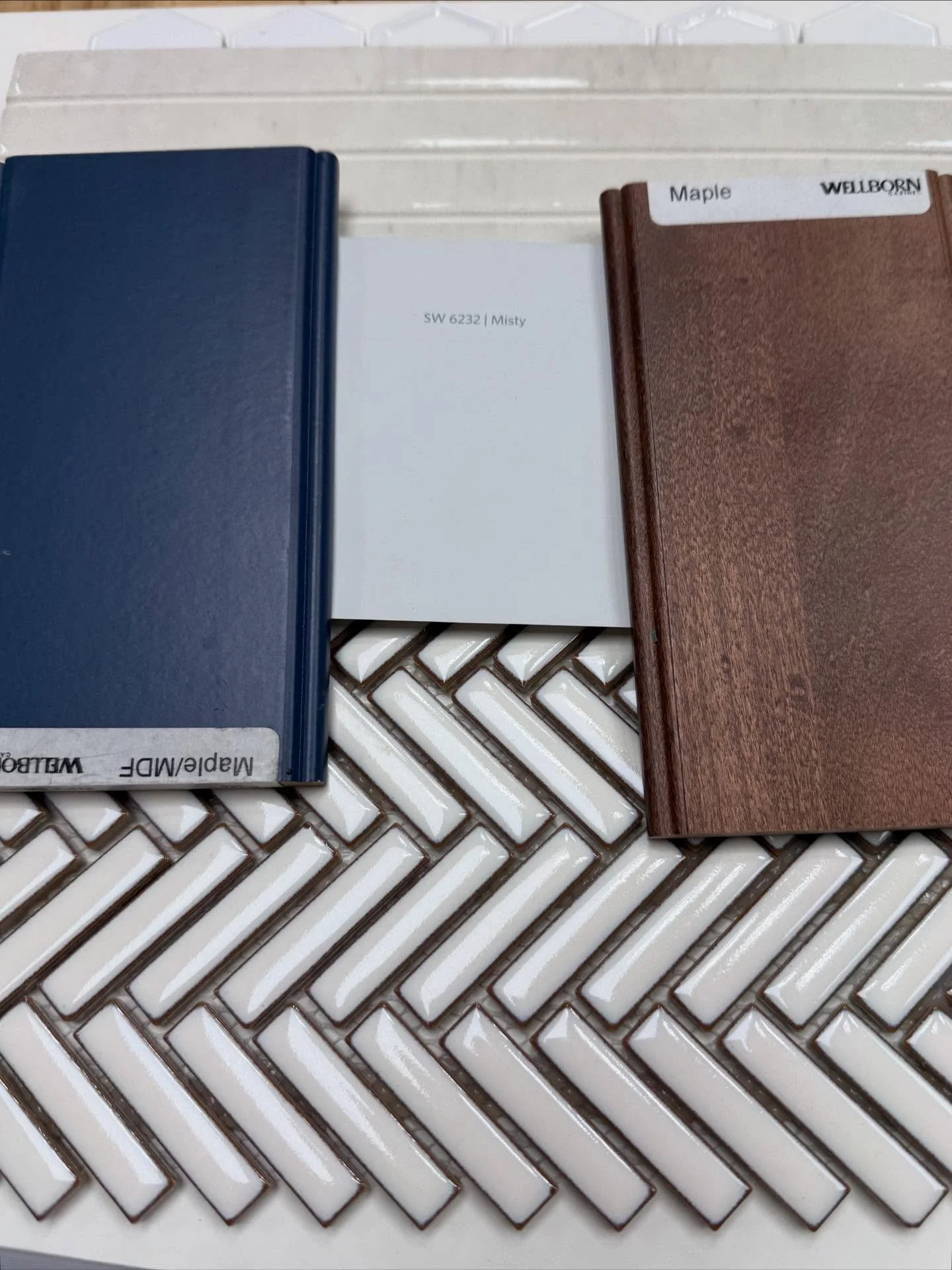 💙🩵 So many beautiful blue palettes recently!! 😍 They can bring a sense of calm, bring an amazing pop color to your home, or become a warm neutral to layer with!! 🩵💙 Which shade is your favorite?? 🤔