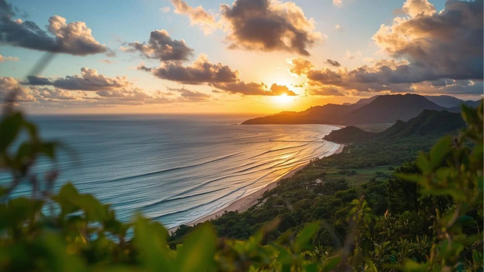 Vista panorámica de una playa al atardecer en Samana