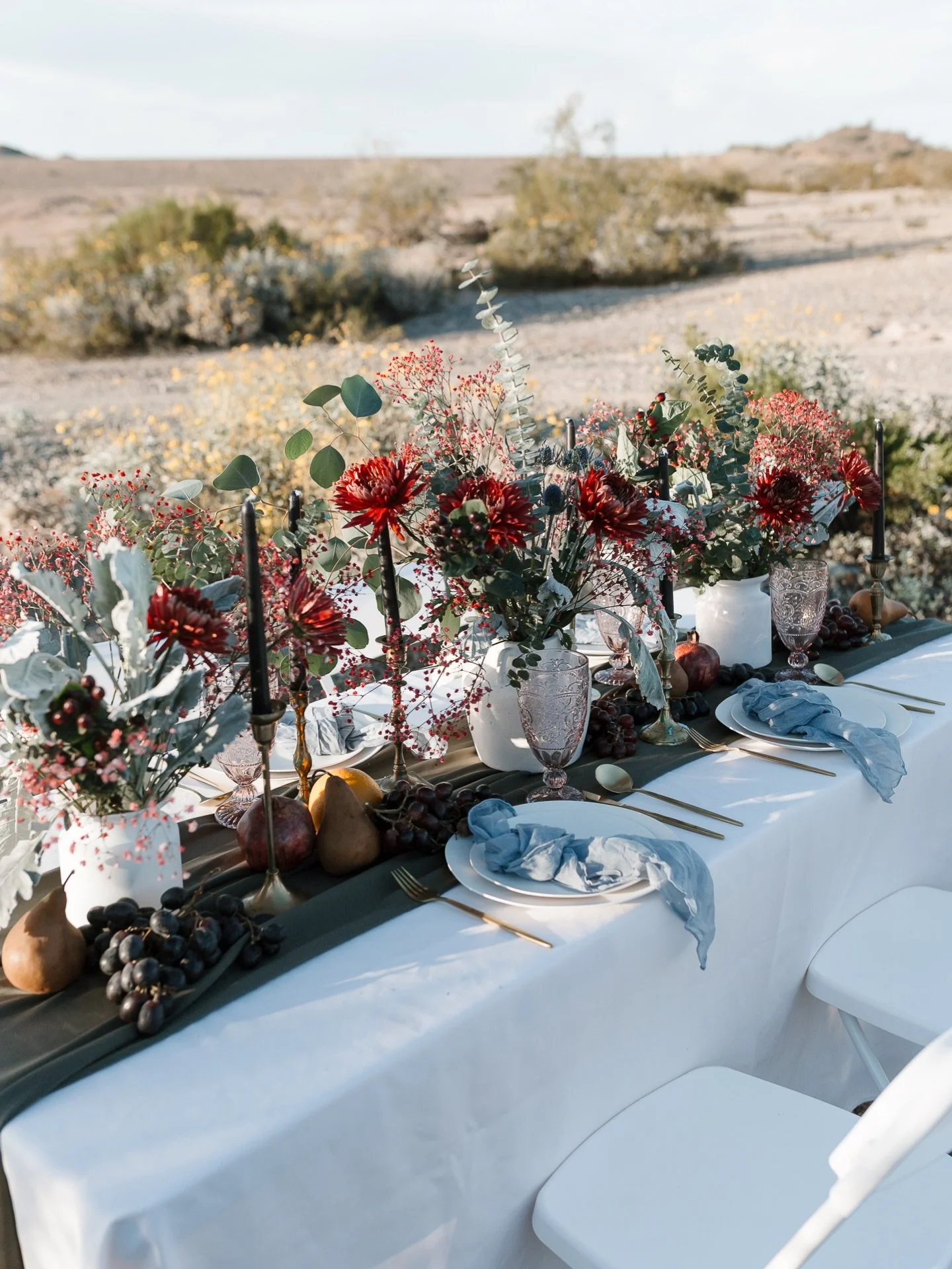 Moody Elegance 🍇 Moody jewel tones, mysterious textures, and a love wrapped in twilight. Moody Elegance is perfect for bridal showers, intimate weddings, or any celebration that feels eclipsed by emotion.