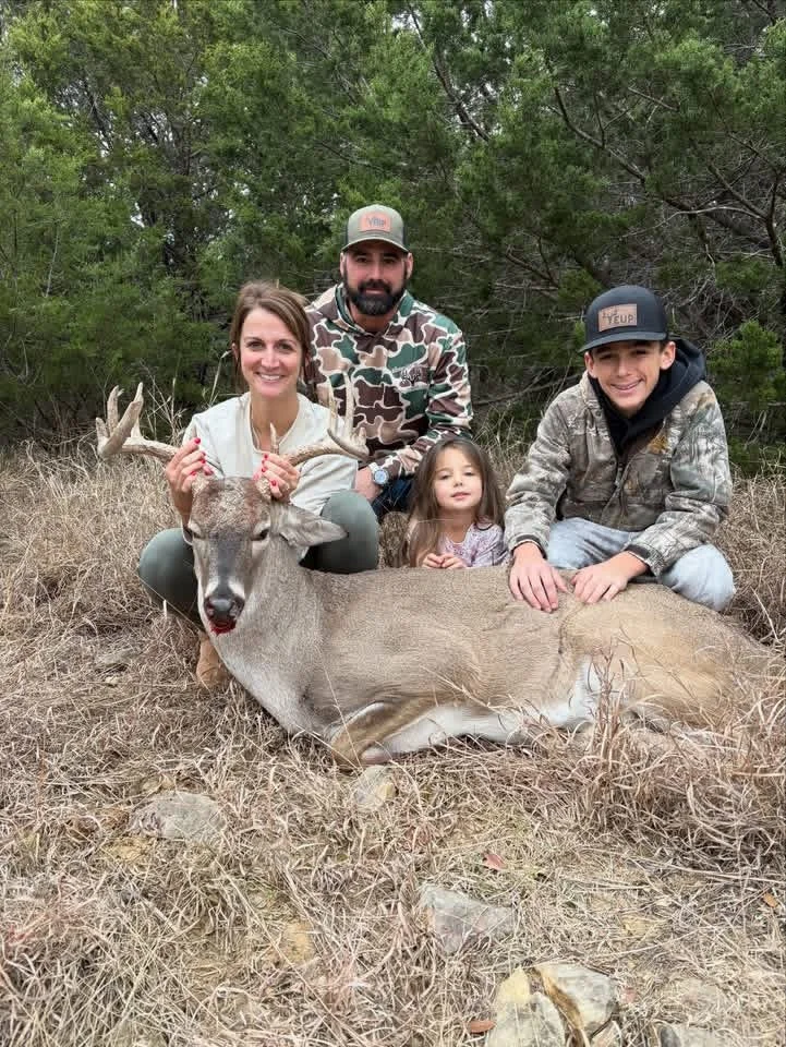wat-outfitters-texas-hunts-whitetail-family.jpg