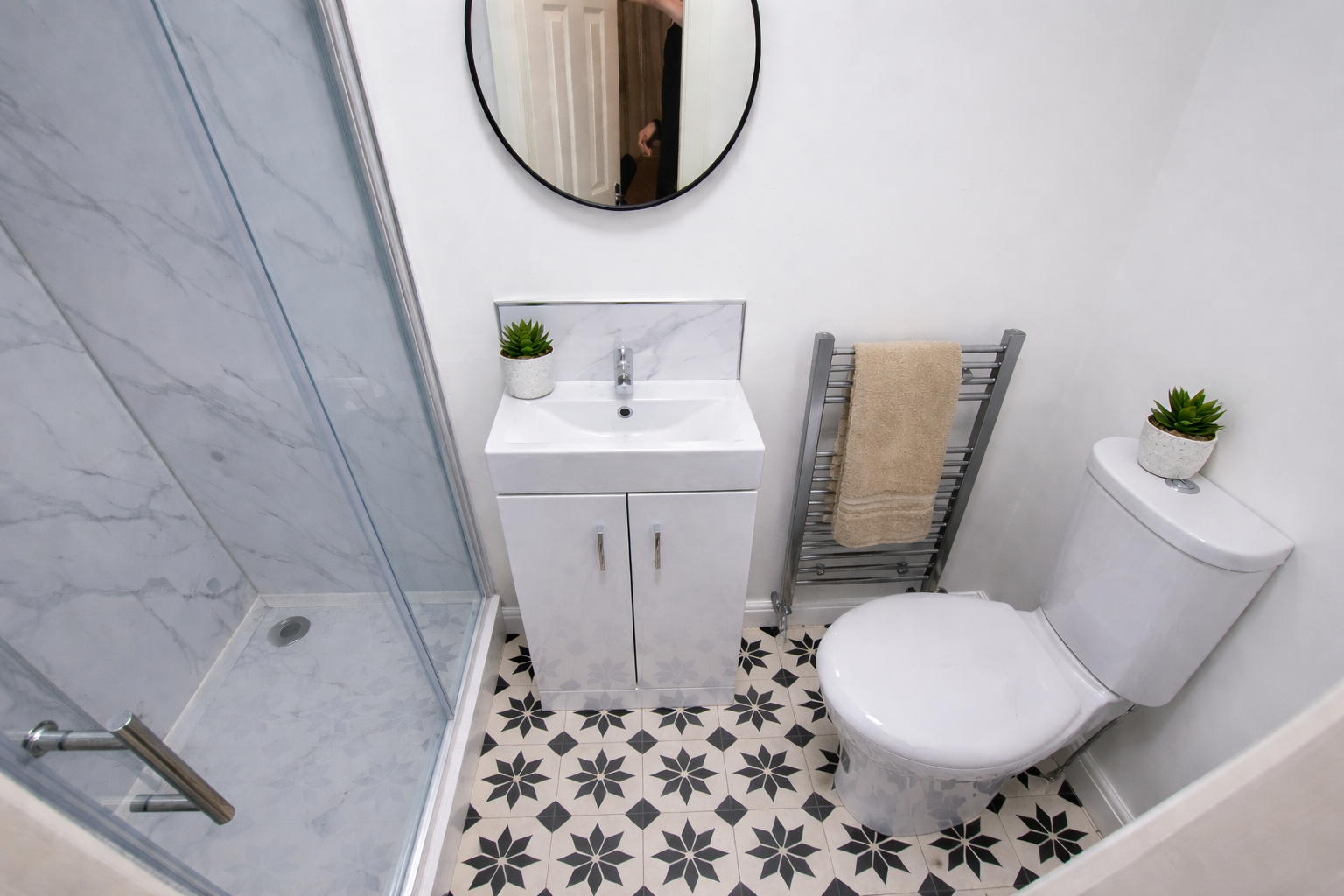 88 Grafton ensuite 4.png