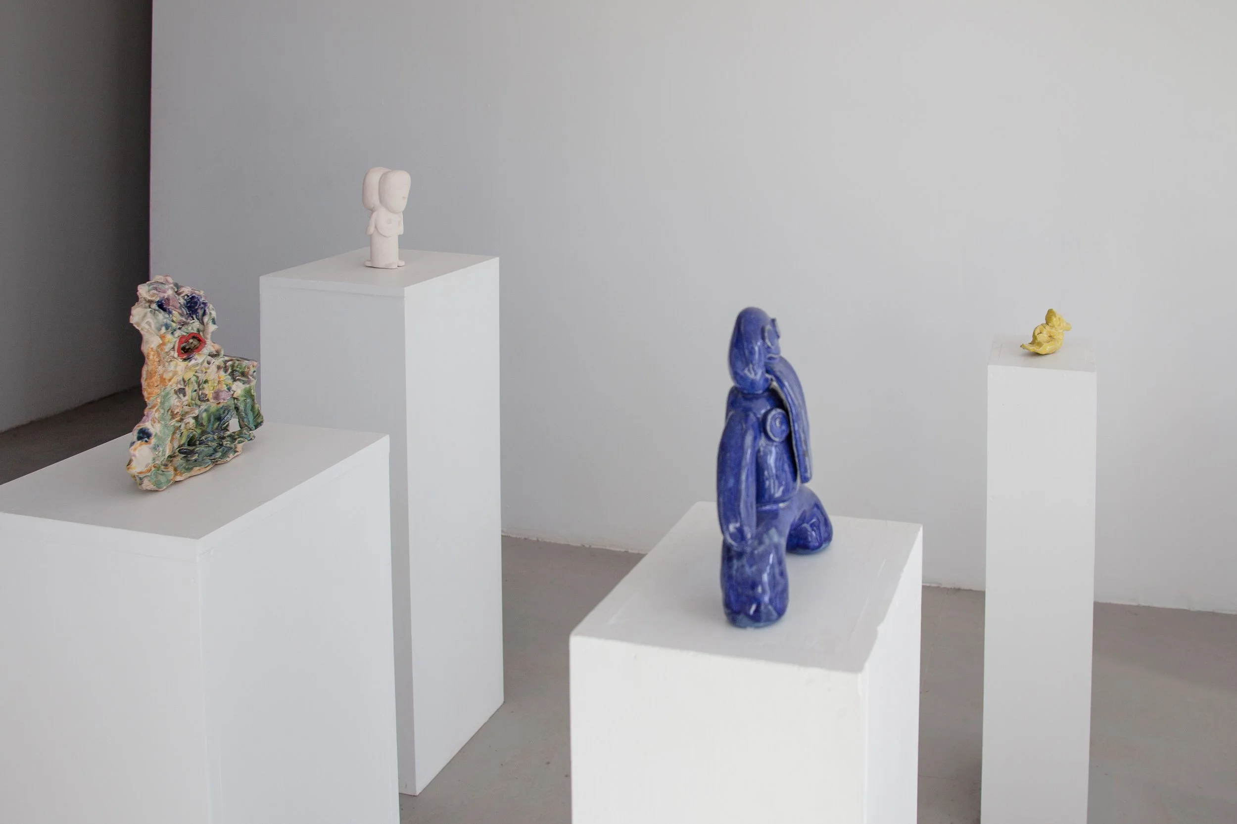 Installation view of “Amok” (VIII), Artshack Gallery, ceramic sculpture, dimensions variable, 2022