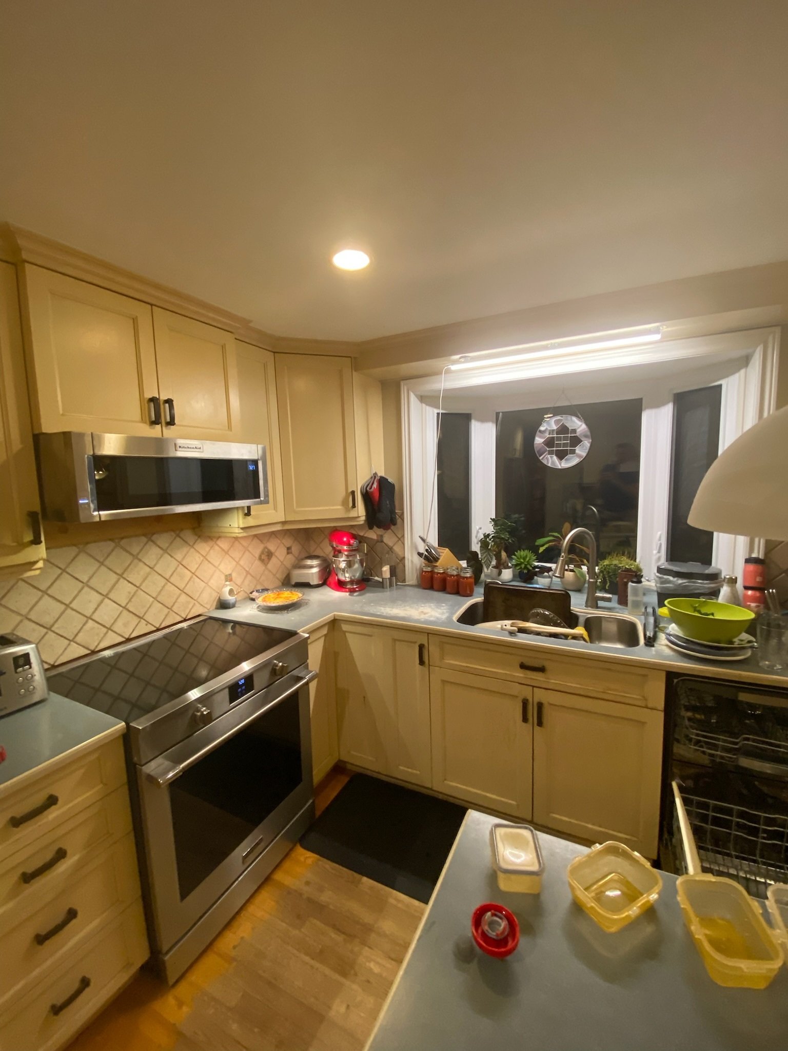 Nov Kitchen Before 3.jpg