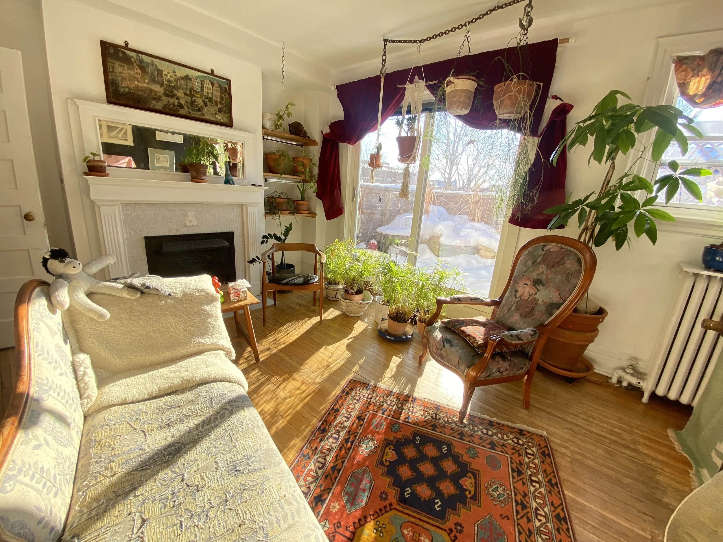 Sunny photo of Dundas & Dovercourt office