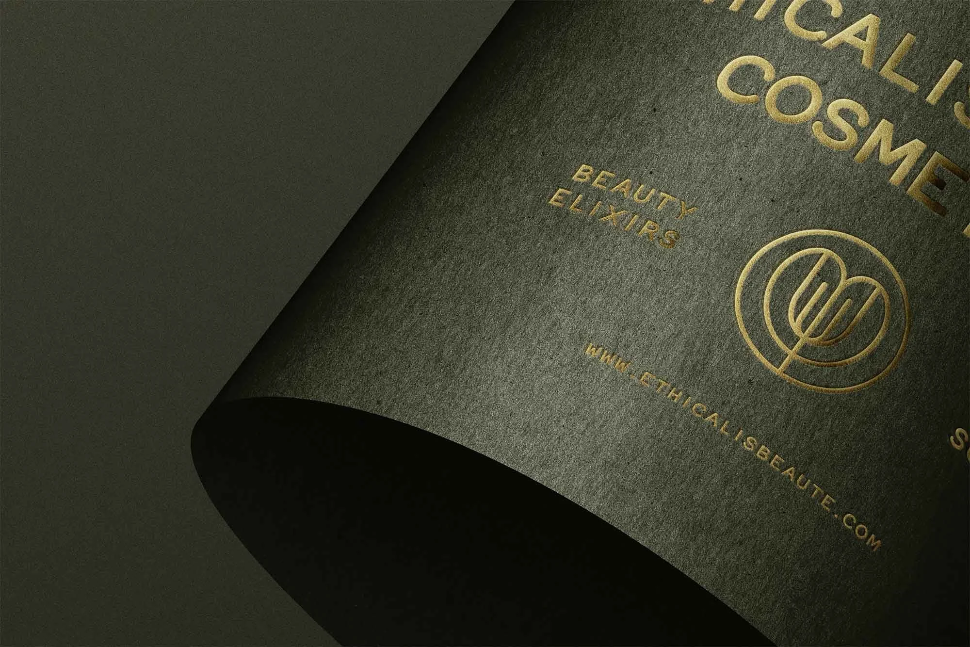 Univers print et matières sensorielles signés Maison Luma, agence 360° basée entre Monaco, Cannes et Saint-Tropez.