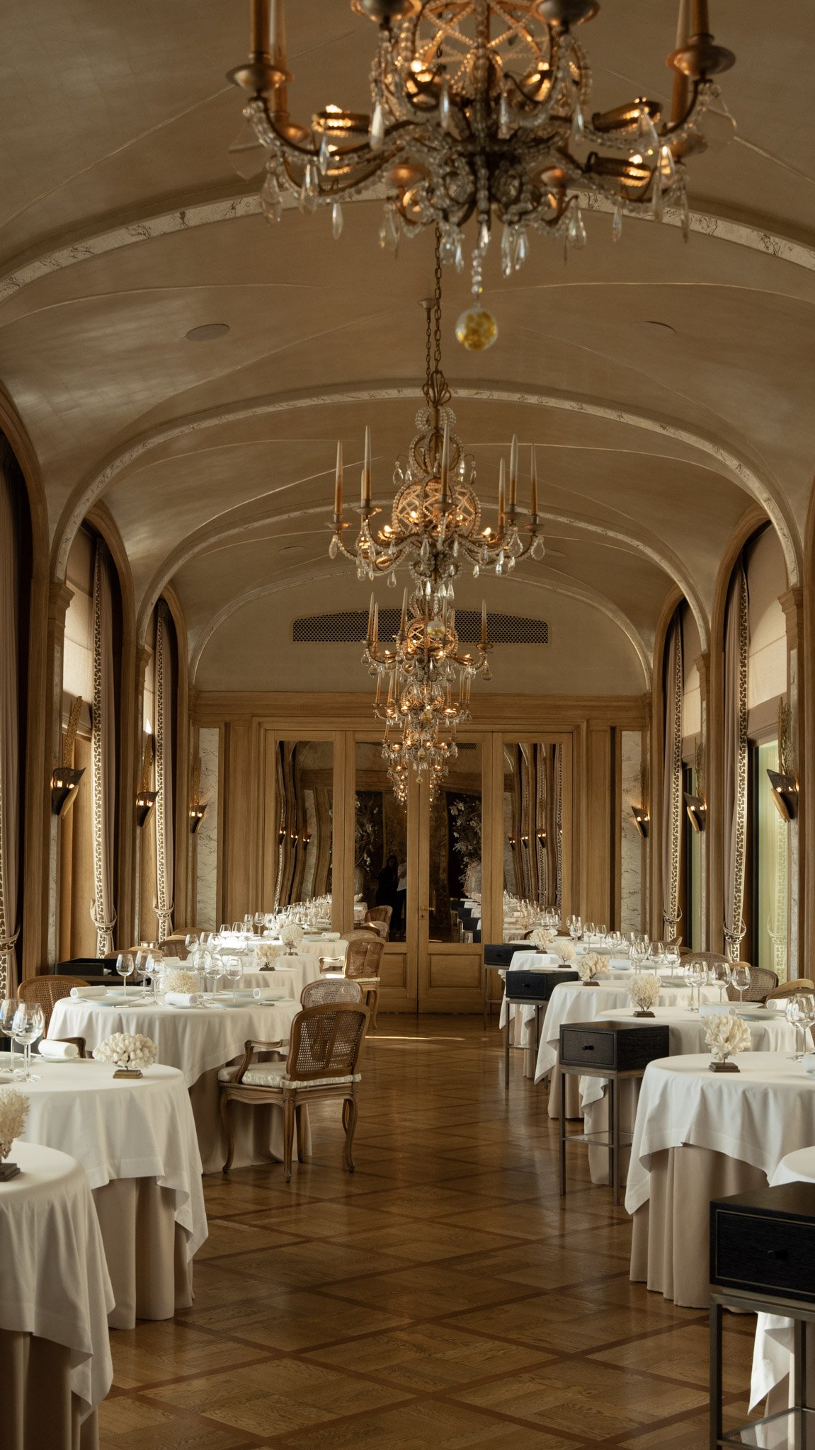 Mise en scène culinaire et art de la table par Maison Luma, photo et direction artistique gastronomique entre Nice, Cannes, Antibes, Monaco et Saint-Tropez.