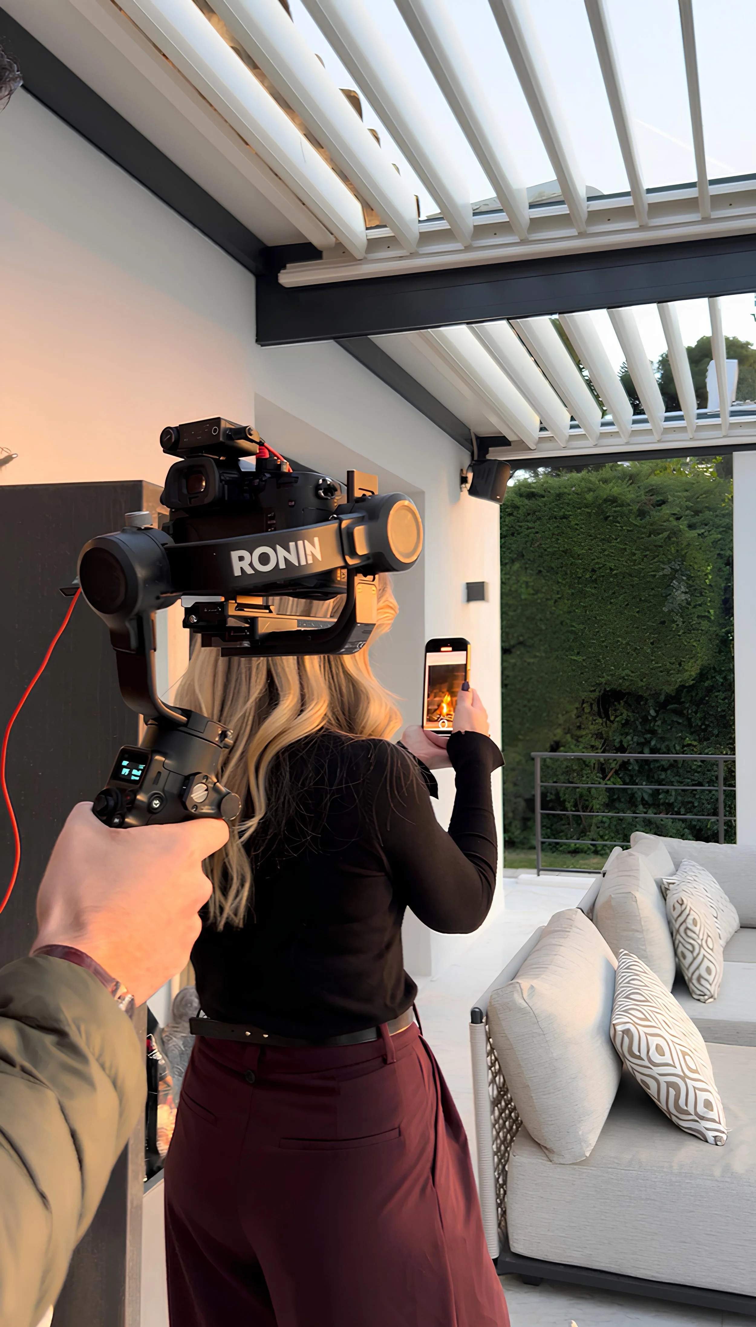 Identité visuelle et direction artistique par Maison Luma, agence de communication premium à Monaco, Nice, Cannes, Antibes et Saint-Tropez. Création d’images élégantes et cohérentes.