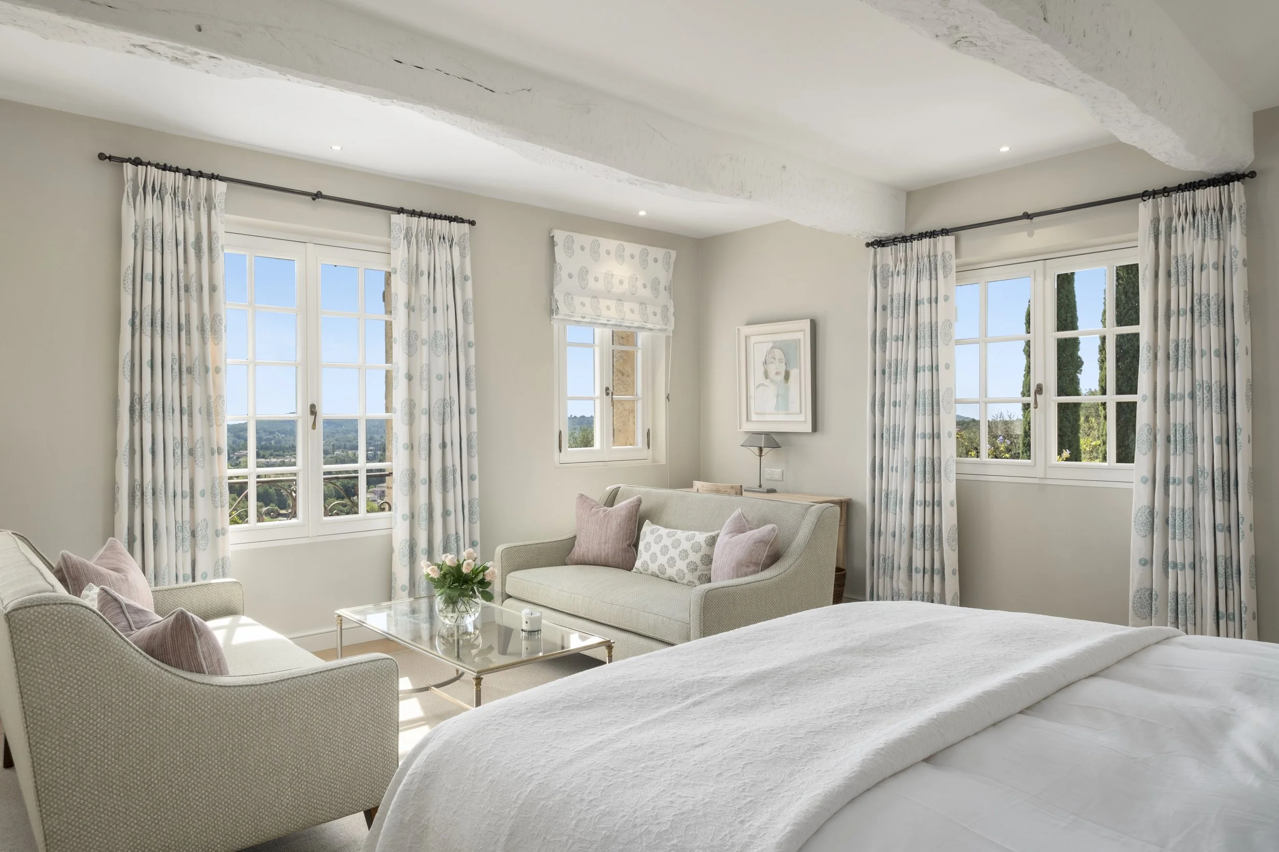 Photographie d’espaces et d’architecture de prestige par Maison Luma, agence visuelle entre Cannes, Mougins et Antibes, sur la Côte d’Azur.