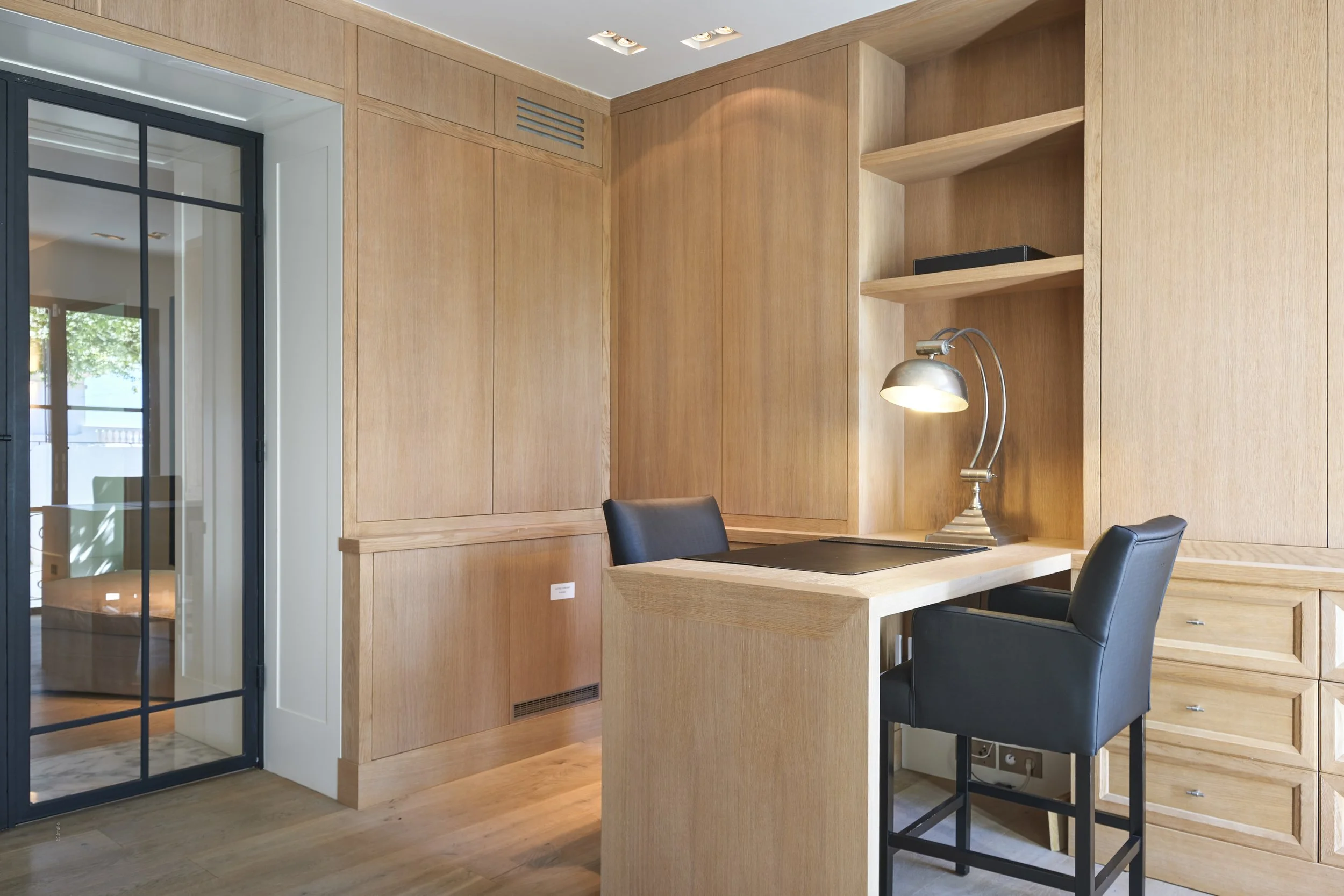 Communication immobilière et direction artistique à Cannes par Maison Luma, agence photo spécialisée dans l’immobilier de prestige sur la Côte d’Azur.