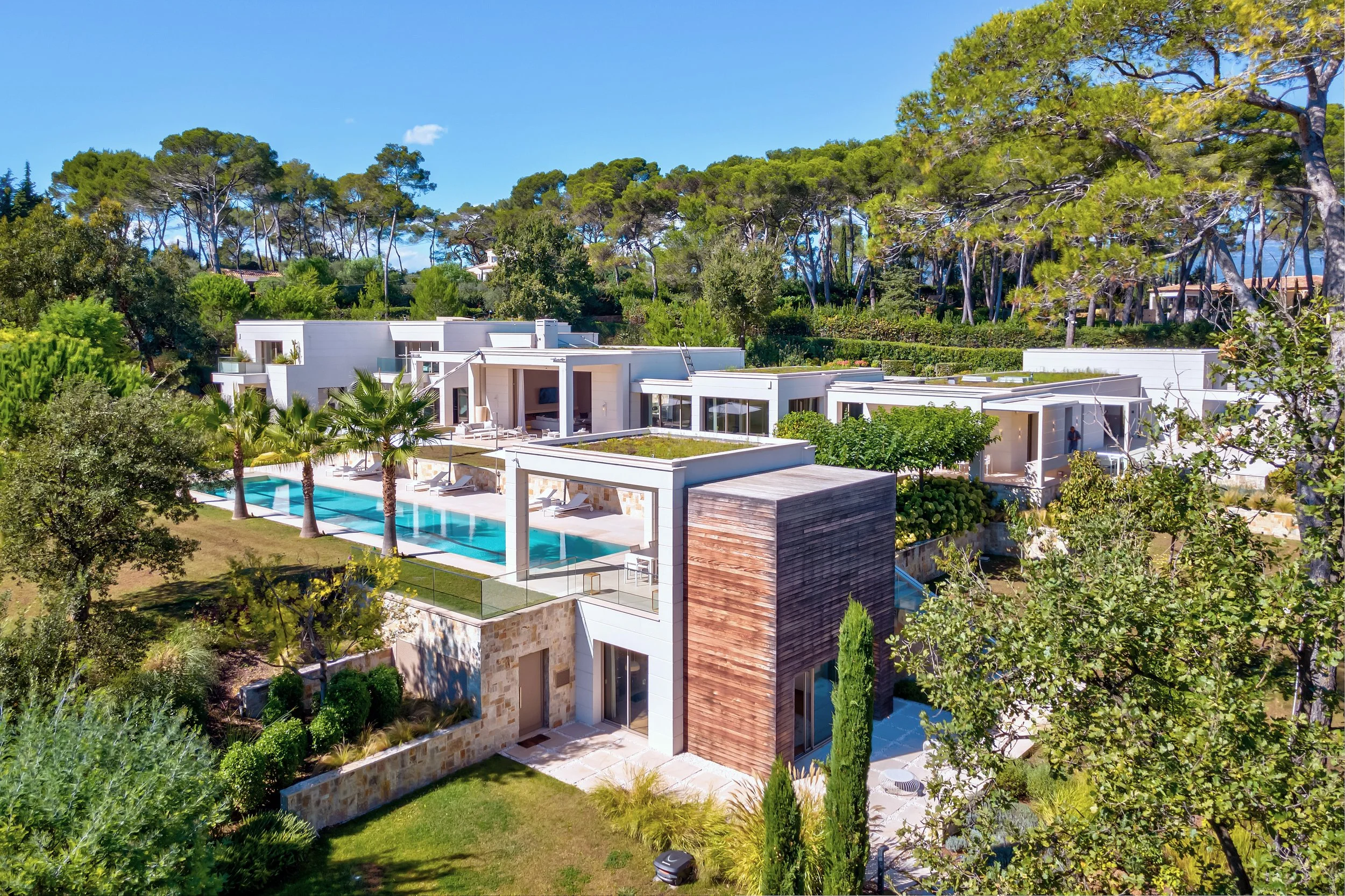 Photographie architecturale haut de gamme par Maison Luma à Mougins. Image immobilière et direction artistique pour biens d’exception et agences de prestige.