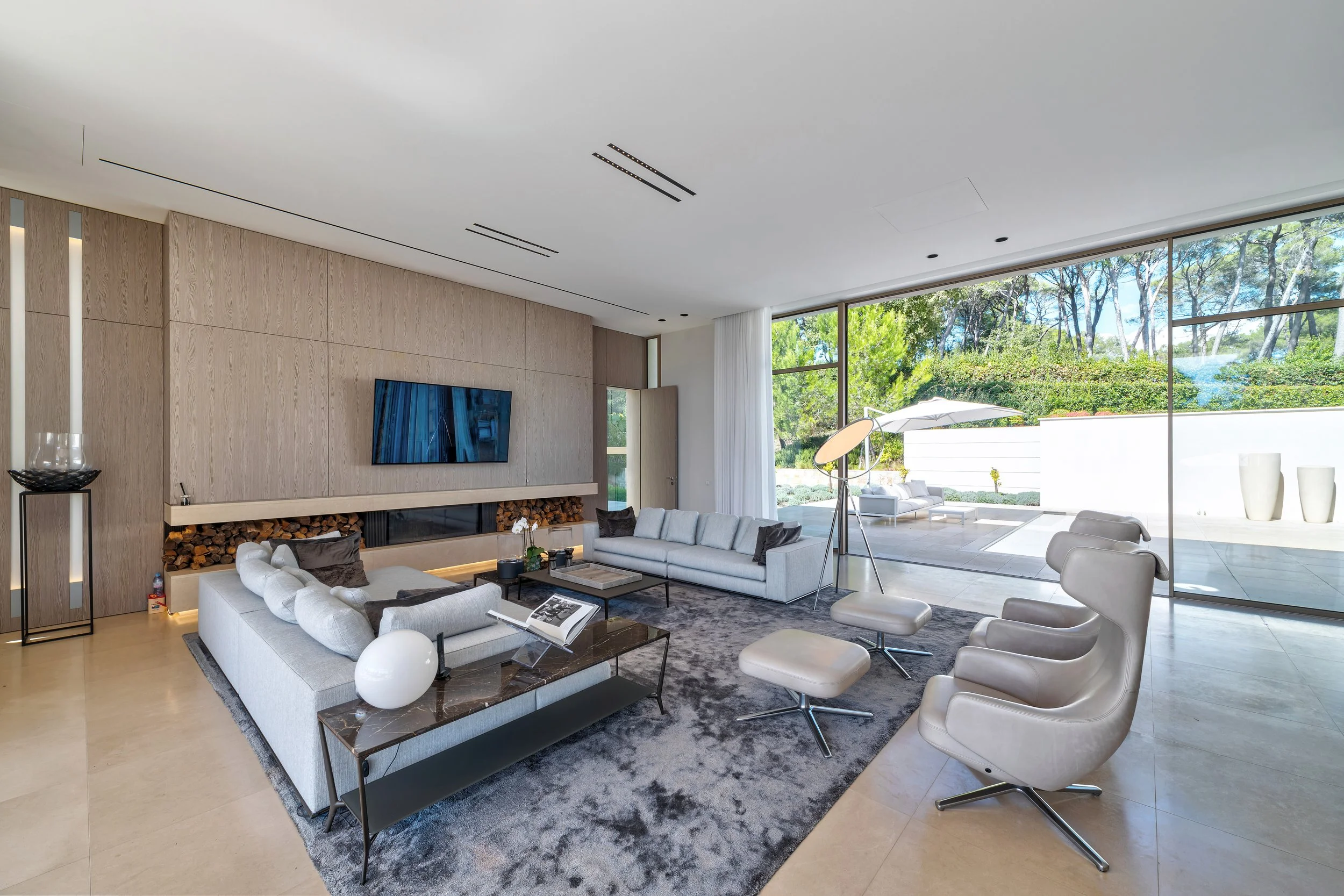 Photographie d’architecture et immobilier premium à Mougins signée Maison Luma, agence 360° pour agences immobilières et biens d’exception.