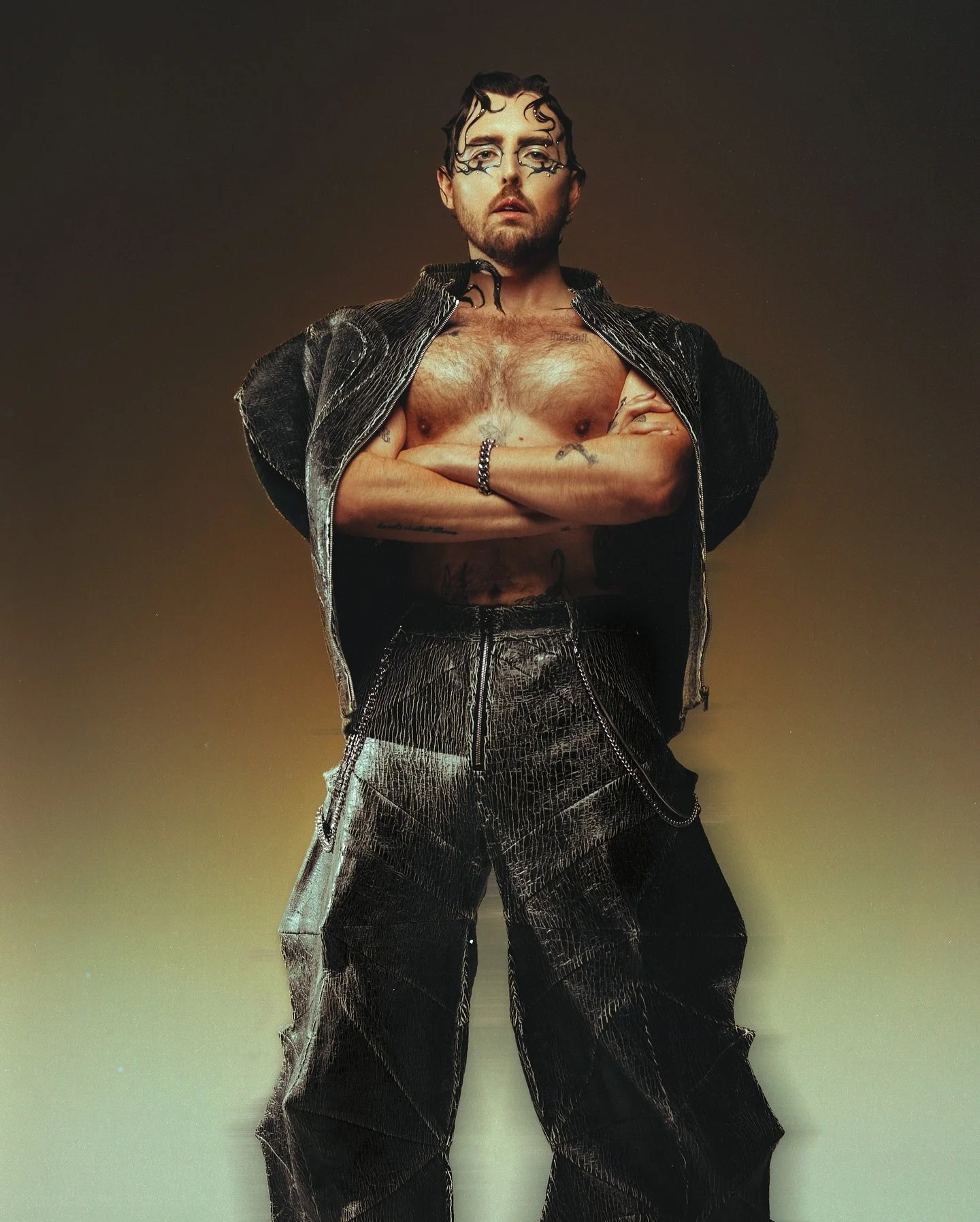 @jhartmusic / portraits by @camerondriskill 

#studio #cycwall #losangeles #photographer