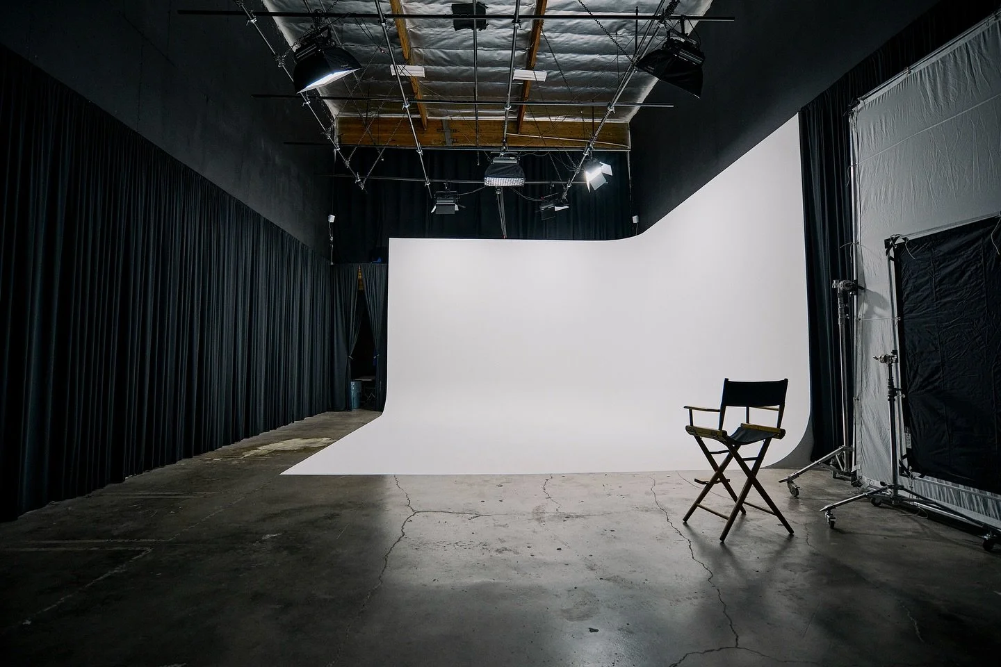 Studio Upgrades 🚀 

@peerspace 
#photostudios #peerspace #cycwall #lastudio #eastla #photography