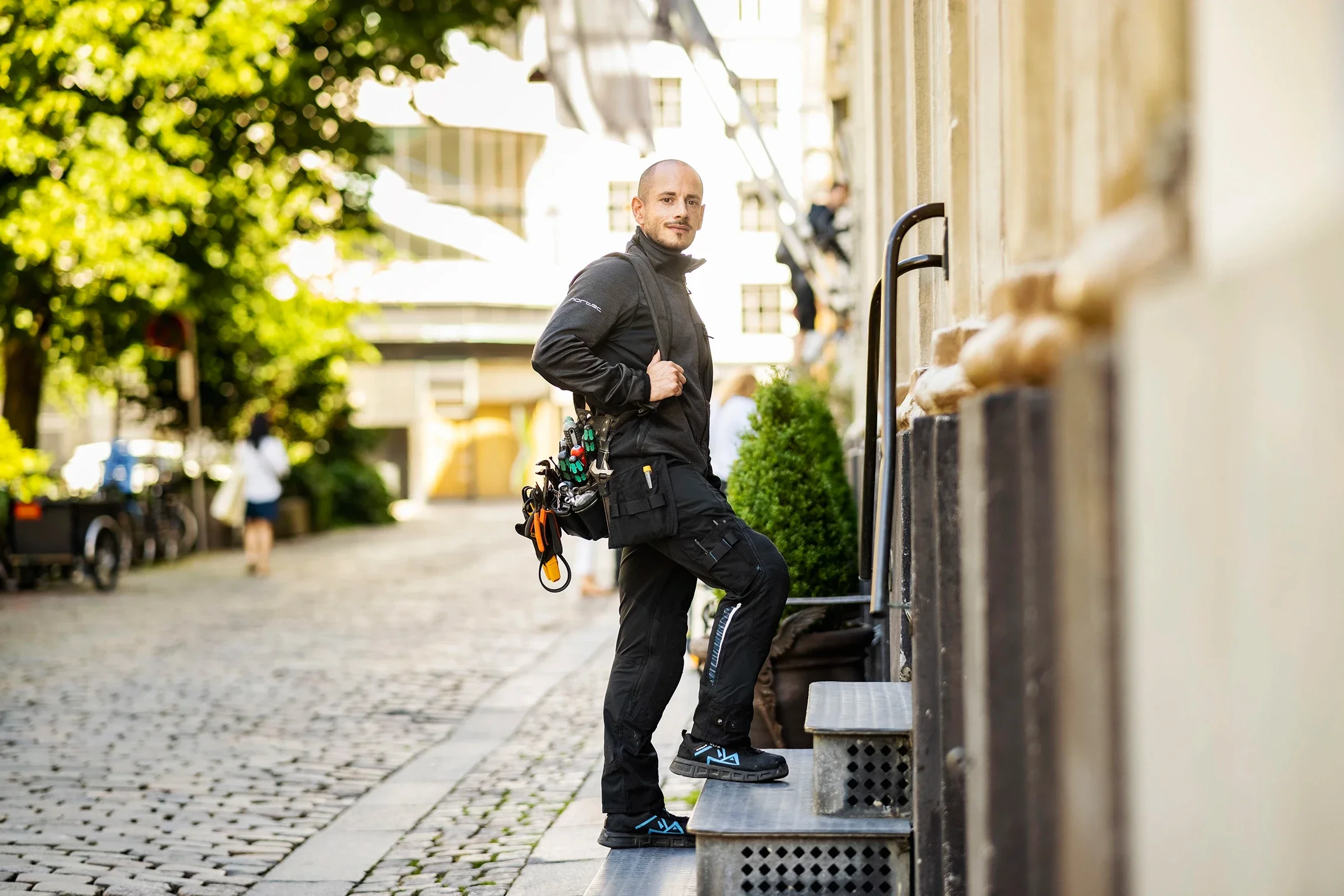 Servicetekniker i aktion for Nortec A/S