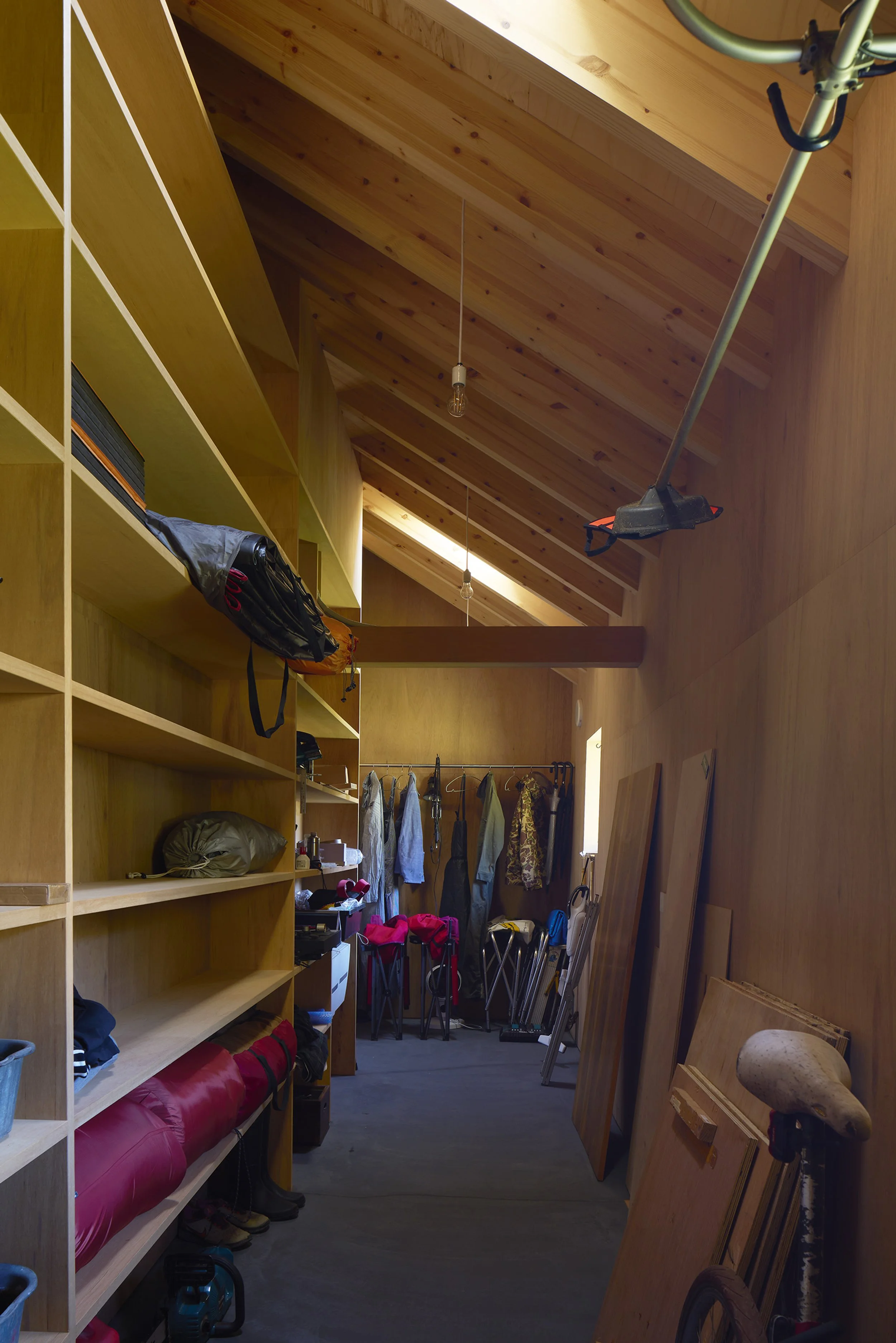 hilltop house039.jpg