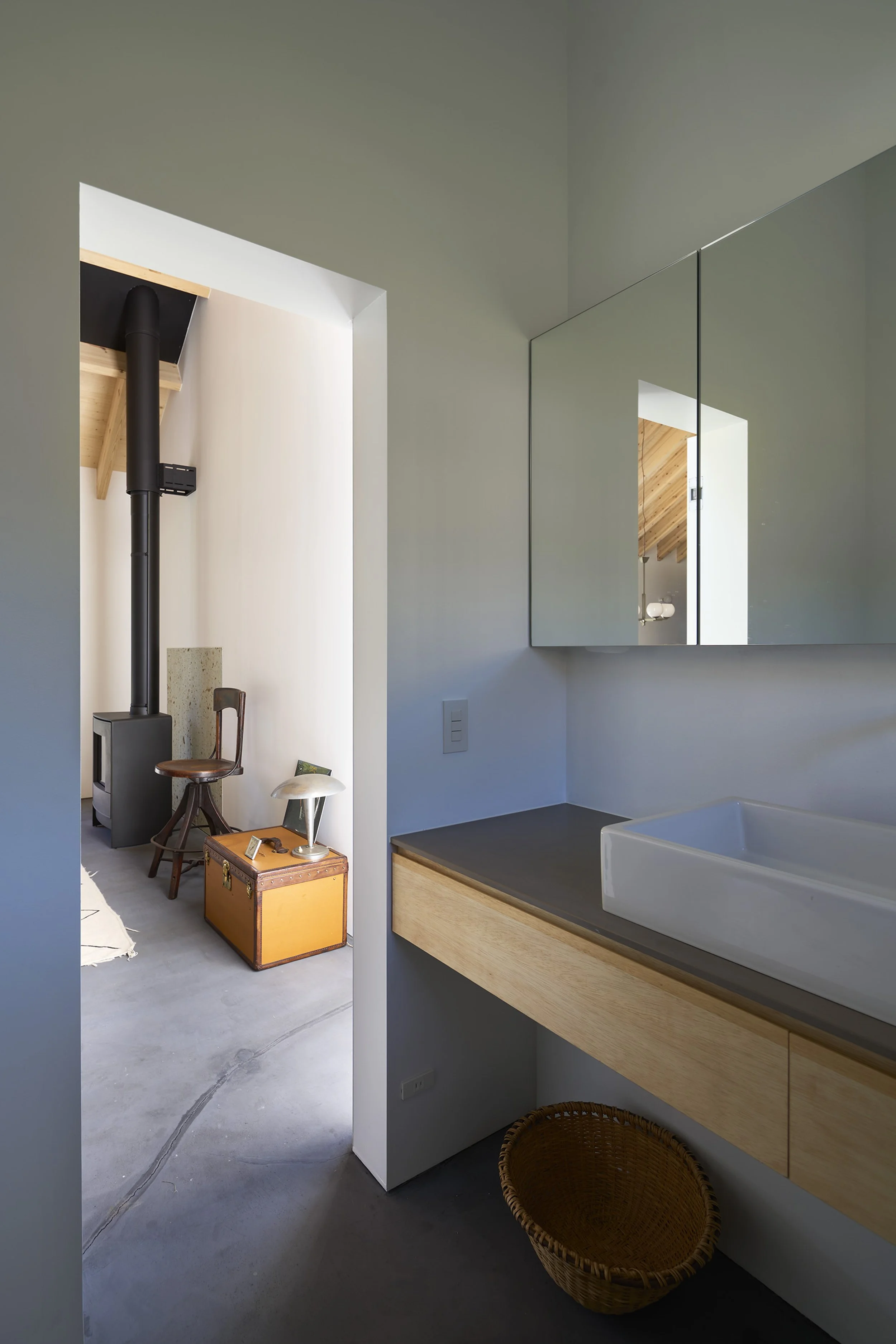 hilltop house028.jpg