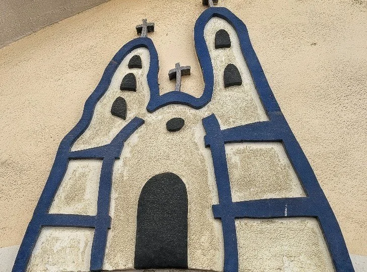 Catedral Courtyard Art