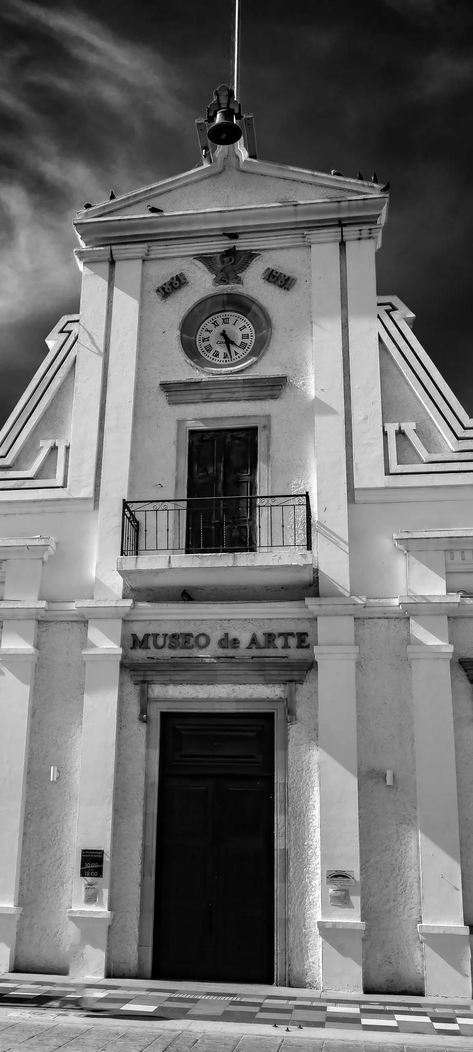 La Paz-Museo de Arte (B&W) 2