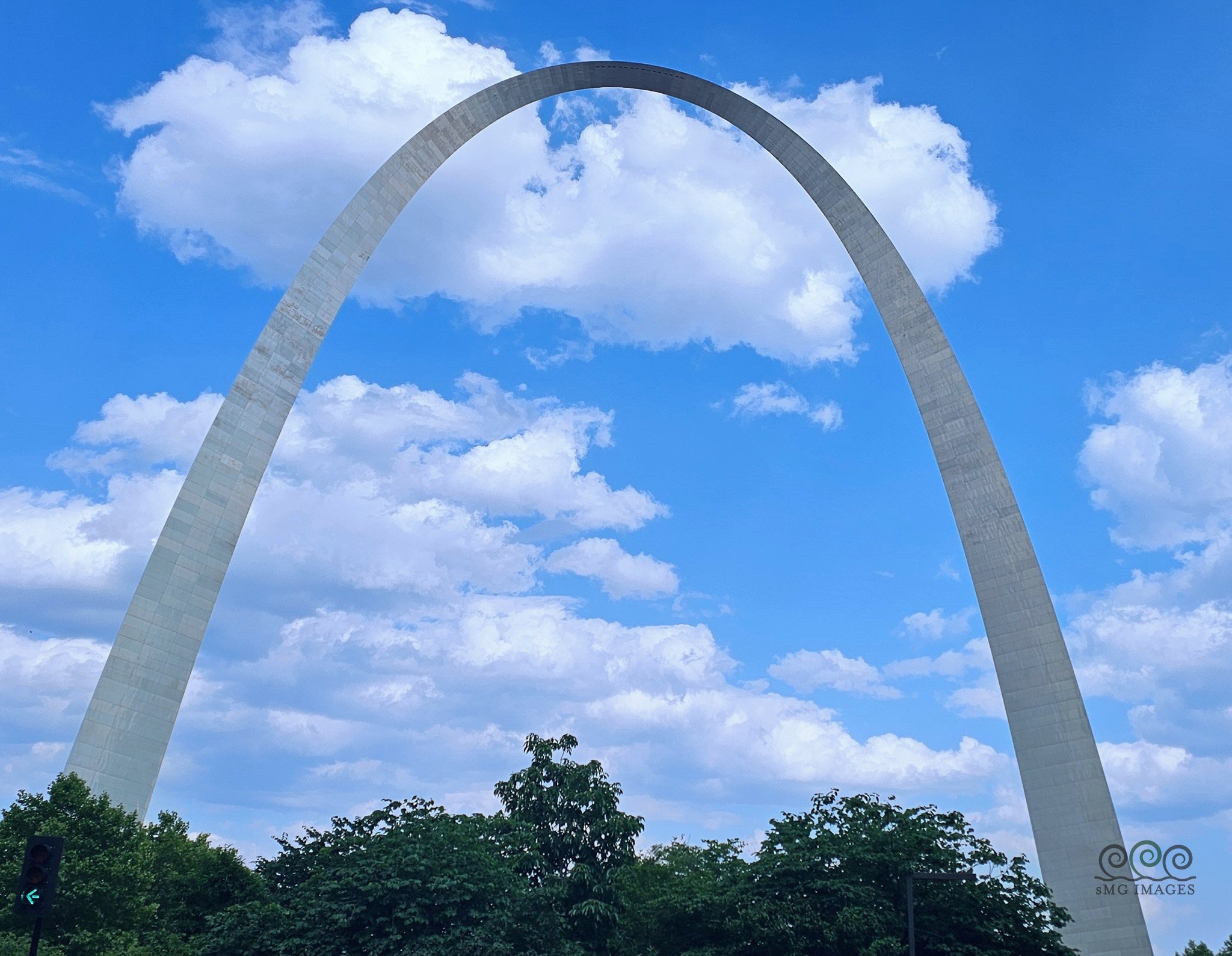 Mo-Gateway Arch NP In full frame (1)