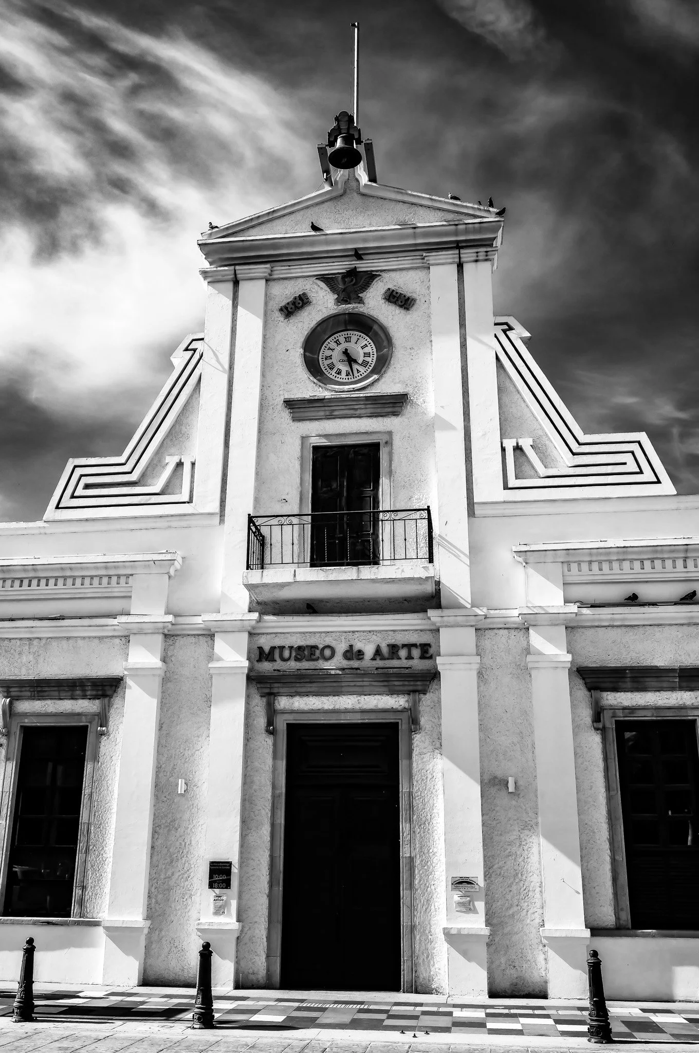 La Paz-Museo de Arte (B&W) 1