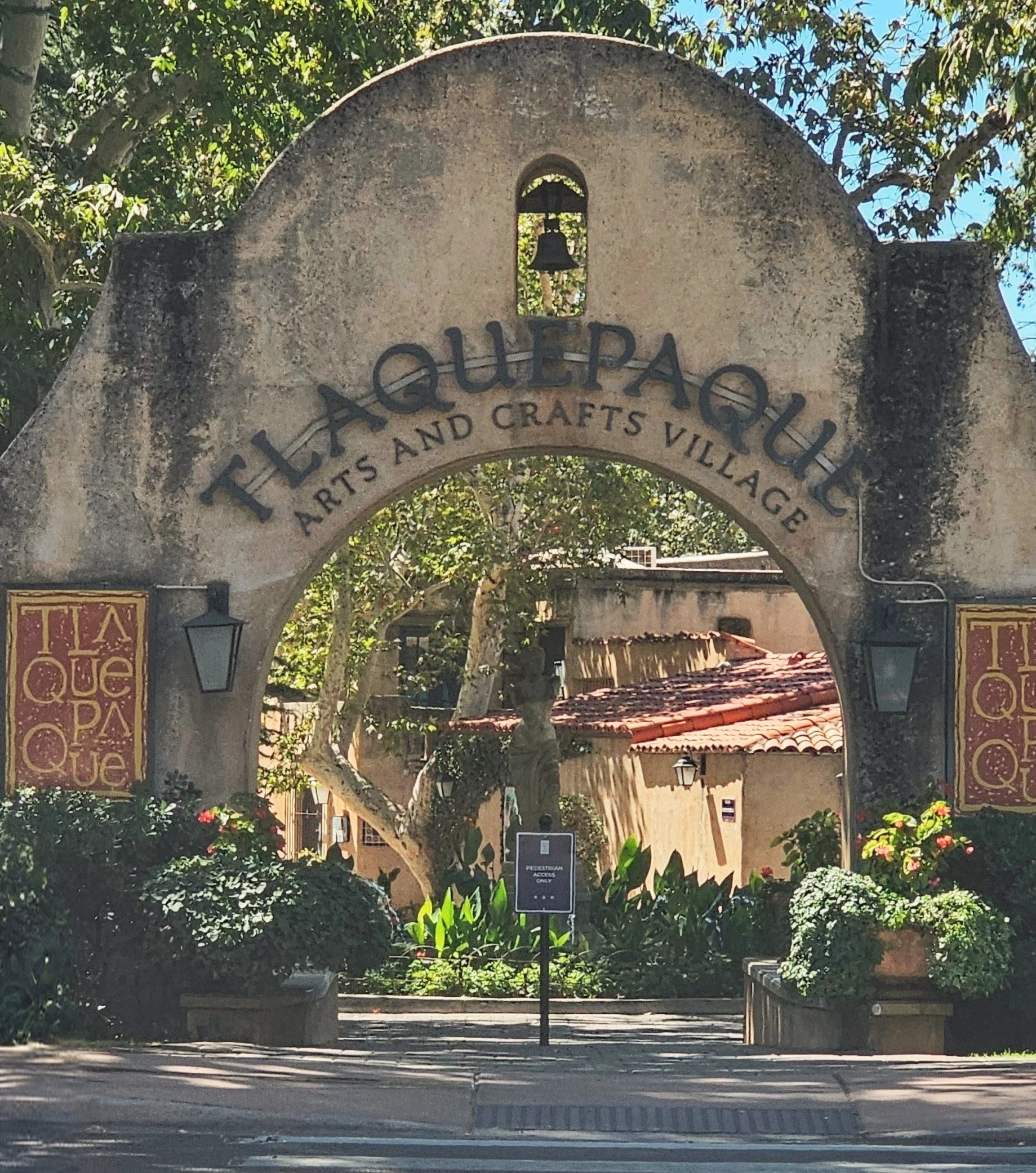 Sedona-Tlaquepaque-Street Entrance