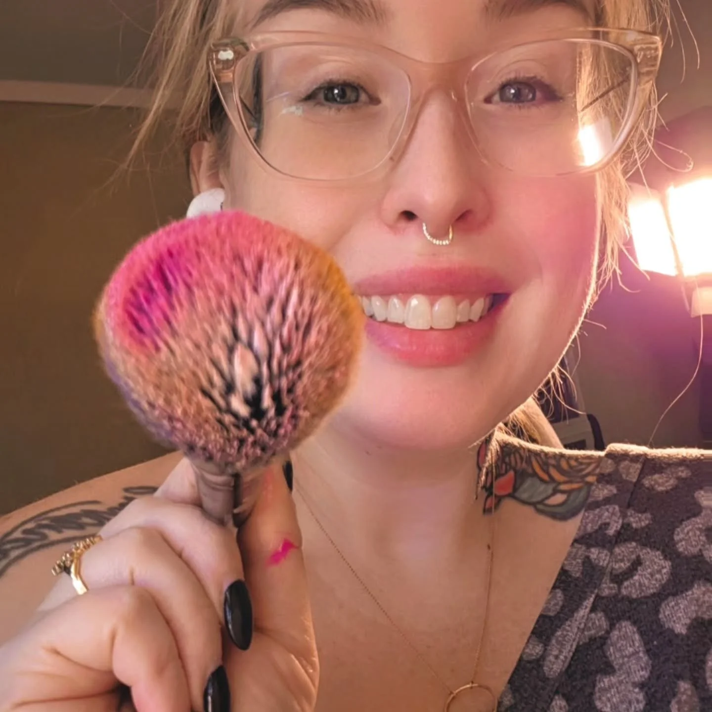 First time painting in a few weeks but I keep thinking about yesterday. So, i am pausing my blending of pinks, yellows, peach &amp; white to braindump on you 🤗

I spent the afternoon with a new client basically pulling her entire brand into focus. W