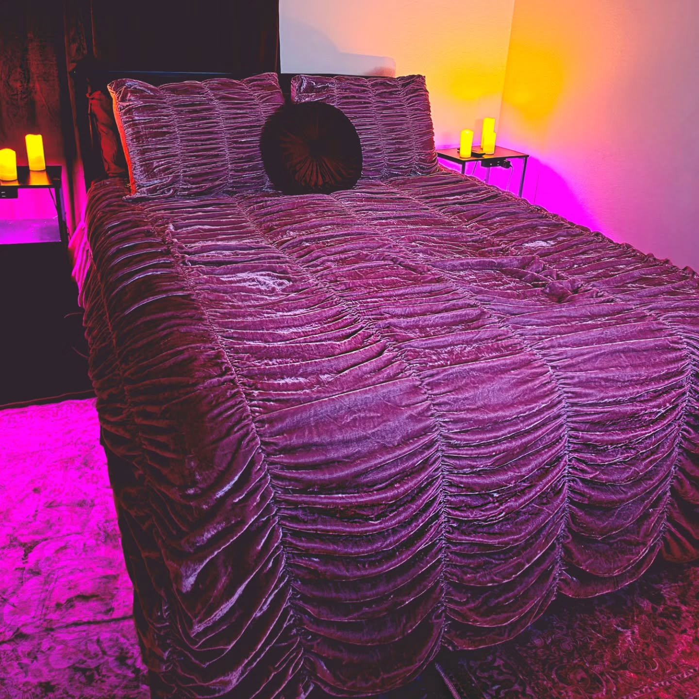 What's your longest hyperfixation? I have been longing for bedding from @sininlinen since 2017 🥲 and I have been obsessing about this particular set for over a year. Tonight is my night 🙏🌙🔥🖤
