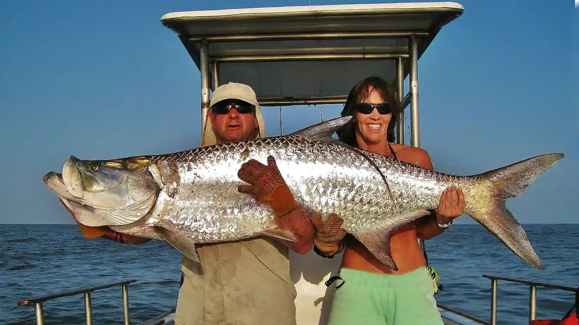 costa-rica-rio-parismina-lodge-tarpon-fly-fishing-big-catch.webp