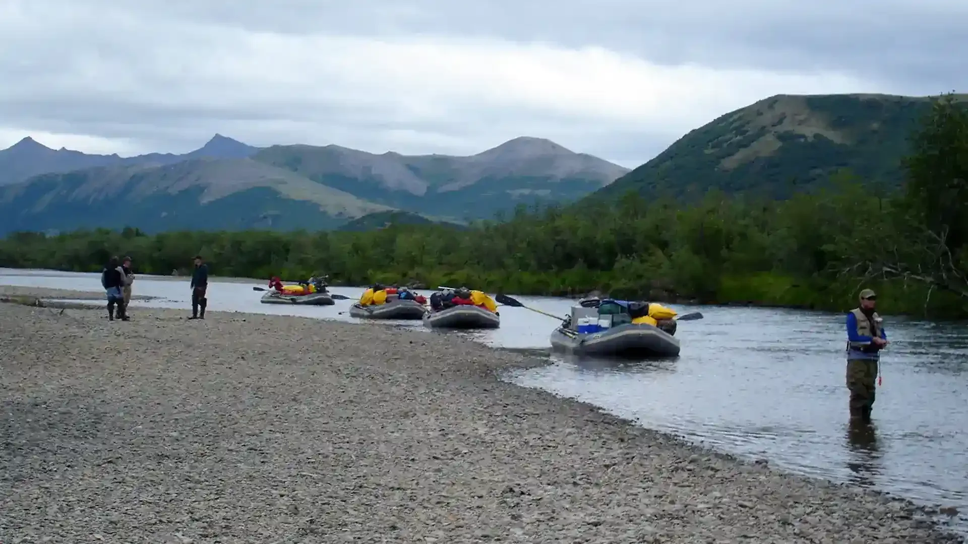 alaska-duncans-90-mile-float-river-fly-fishing-rafts.webp