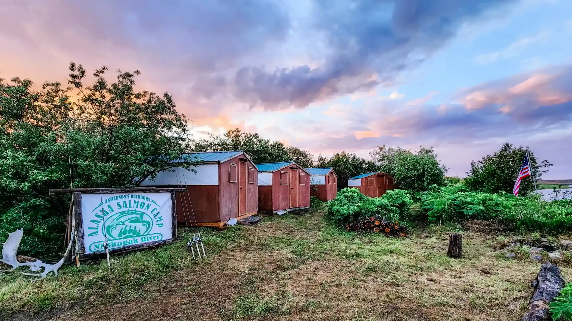 anderson-alaska-salmon-camp-nushagak-river-cabins-sunset.webp