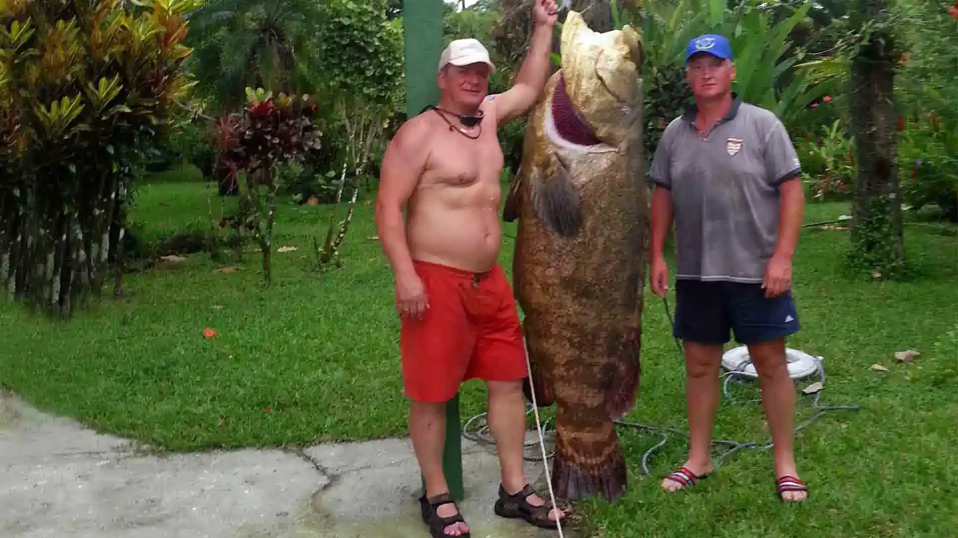 rioparisminalodge-costarica-anglers-giant-fish-catch.webp