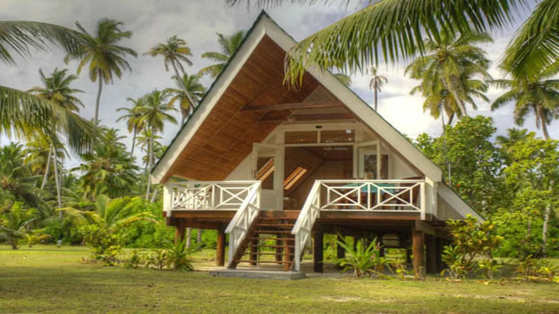 exterior view of villa on alphonse island