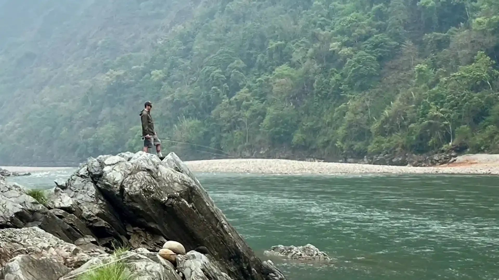 bhutan-golden-mahseer-fly-fishing-river-anglerjson.webp