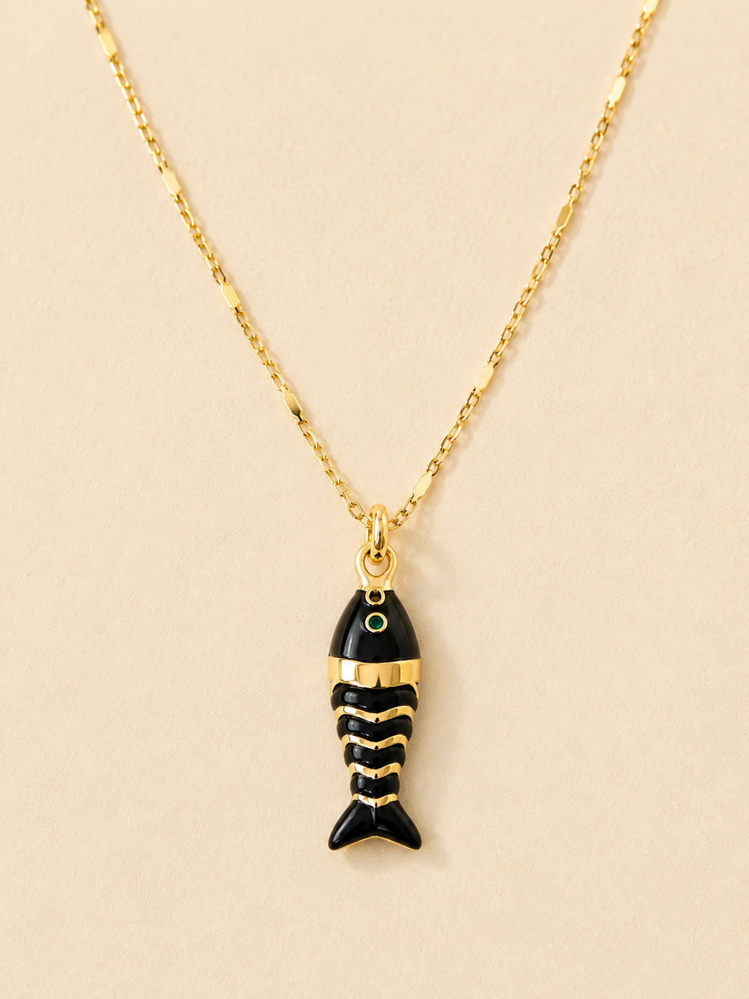 Black Gold Fish Halskette_2.png