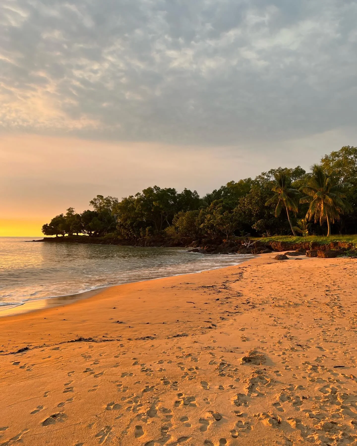 Dundee doing its thing ☀️ 

#nofilterneeded #dundeebeachsunset #topendadventures @ntaustralia