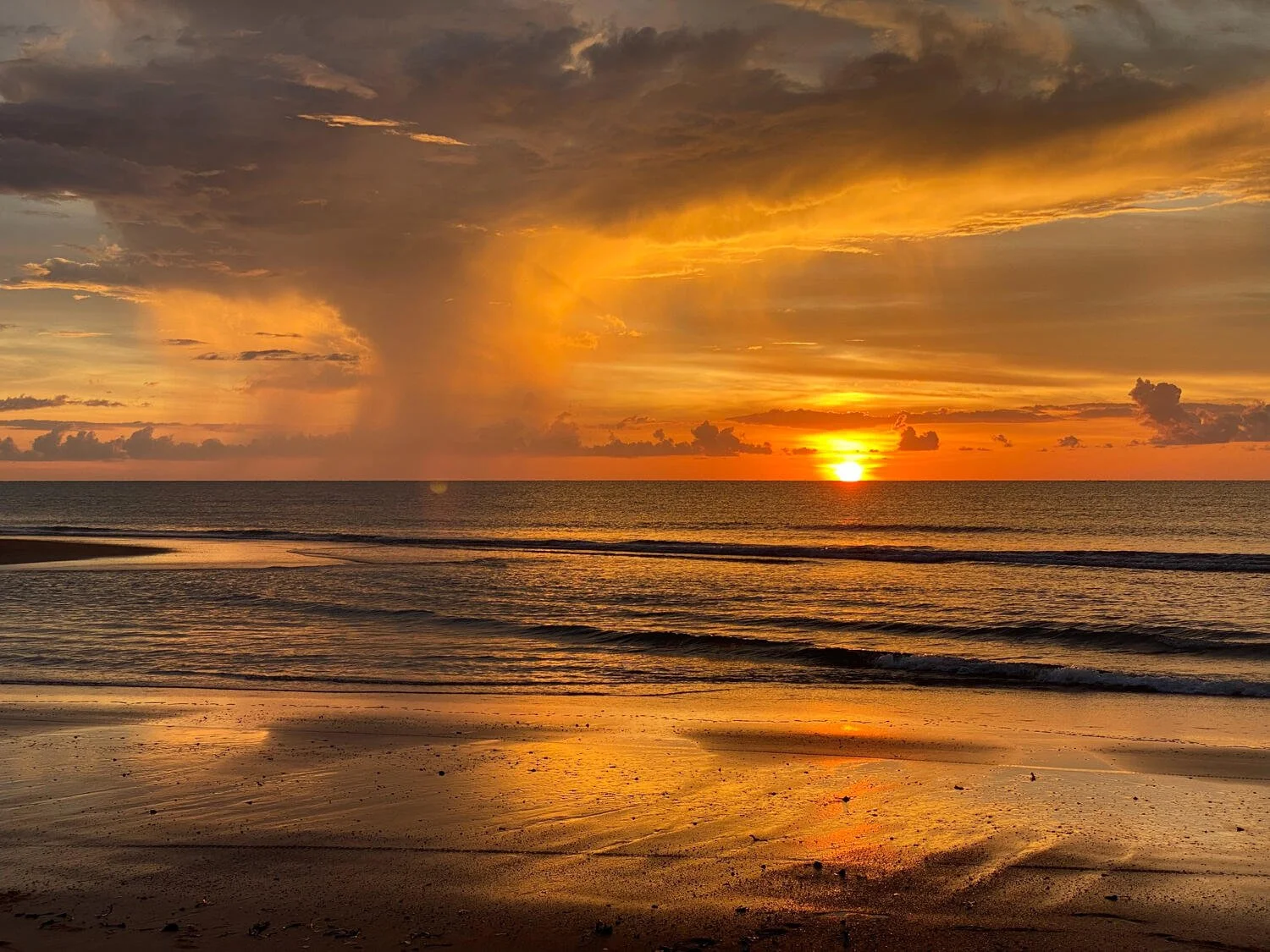 Beach sunset at Jungle Hut in Dundee Beach