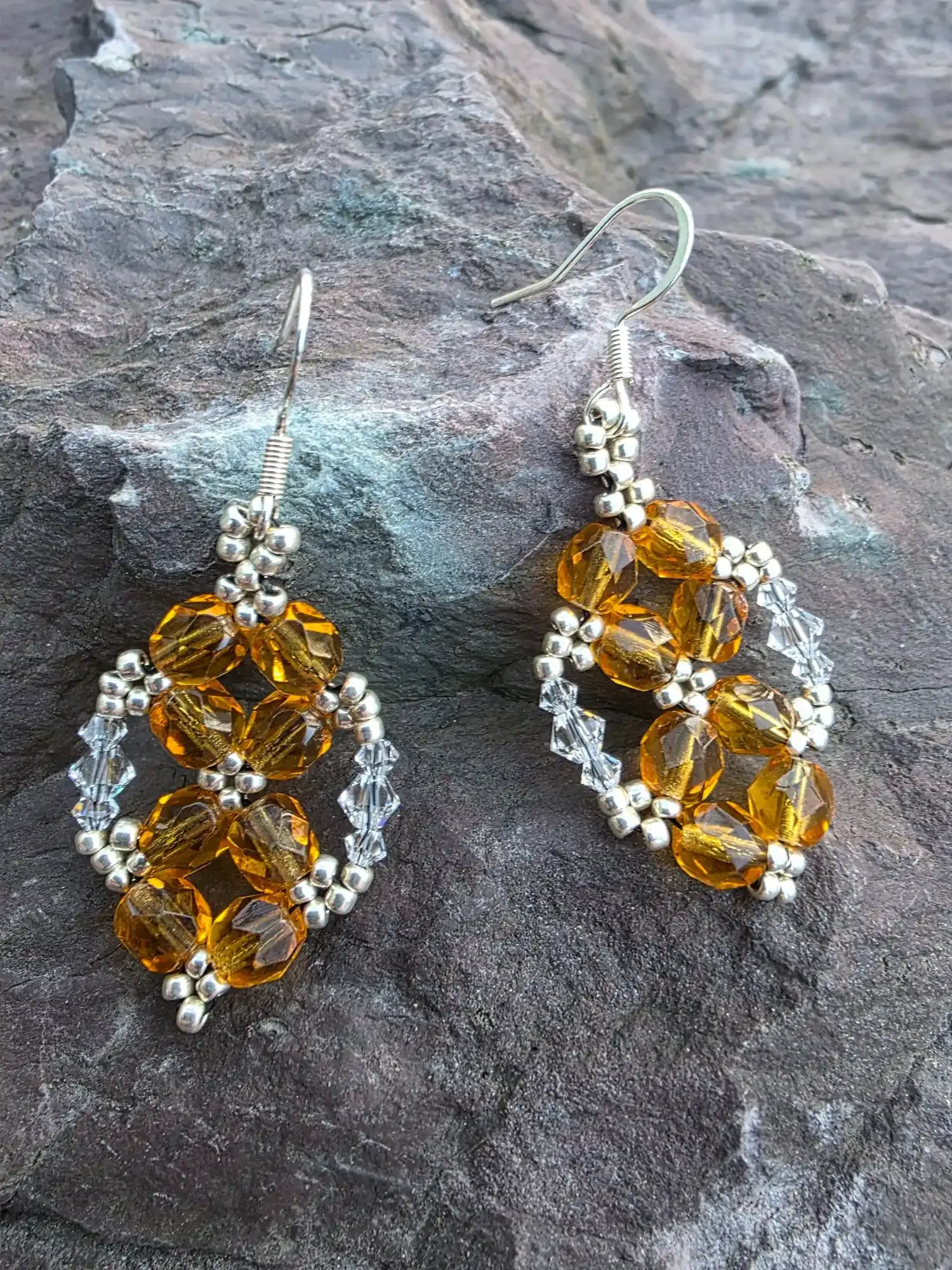 amber-earring-stone.webp