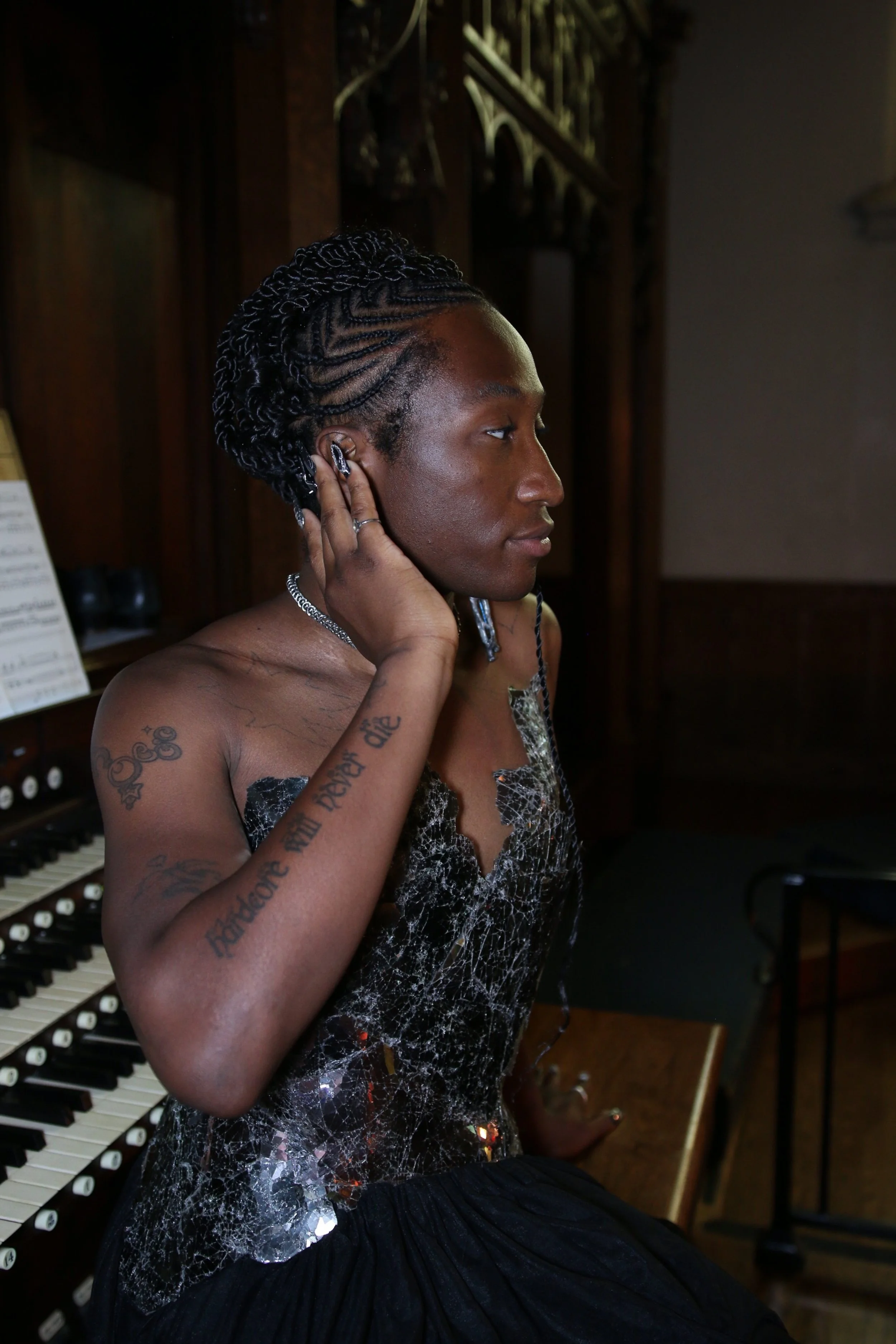 Model: Akiko Scott – Photographer: Beau Blue