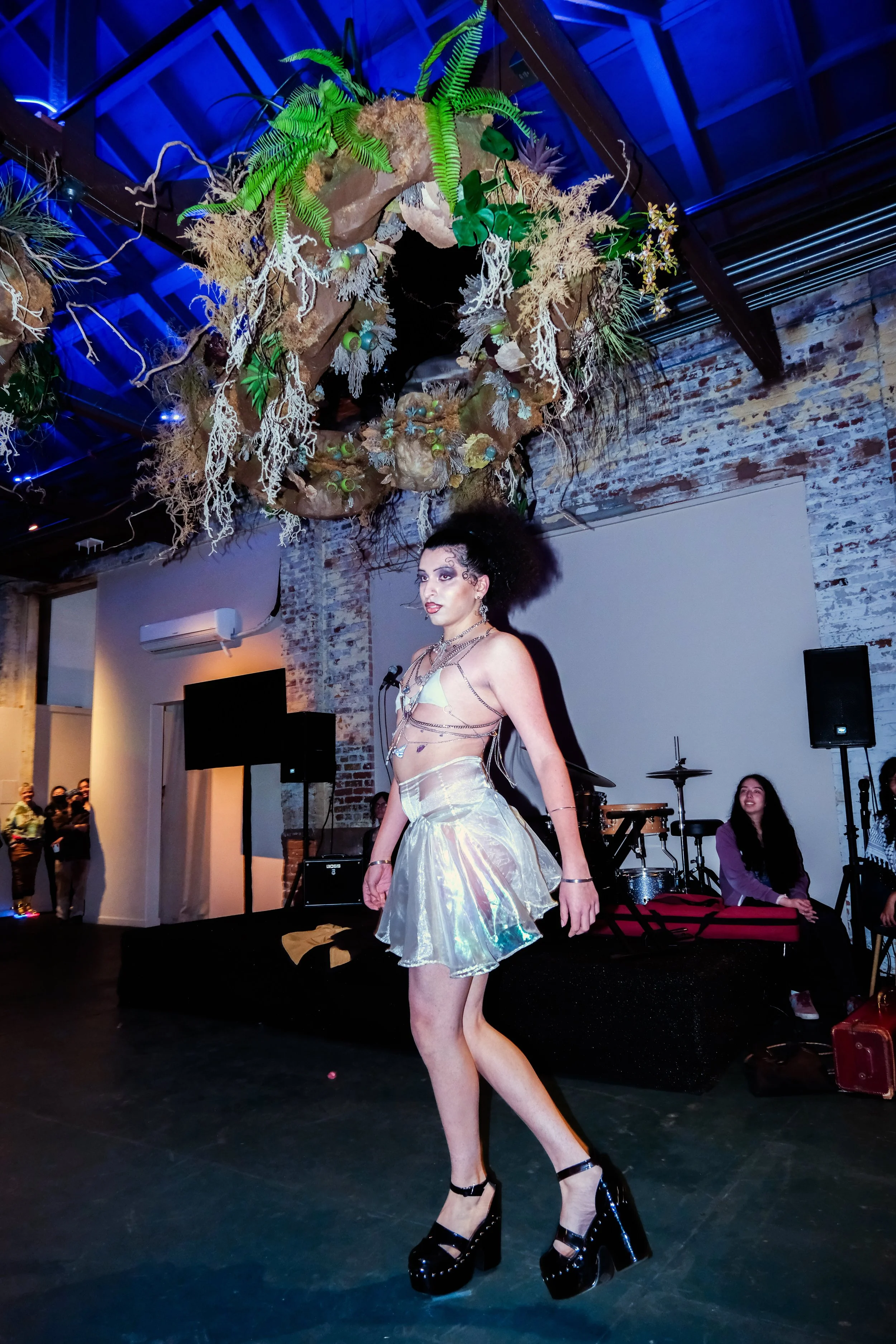 Model: Ora Younis – Photographer: Dani Piñeda