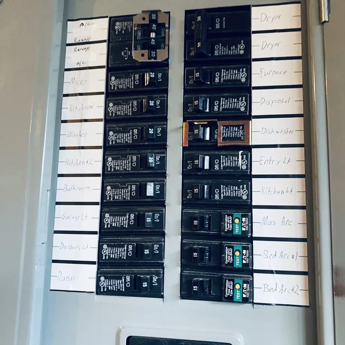 residential electrician 200 amp panel.jpg