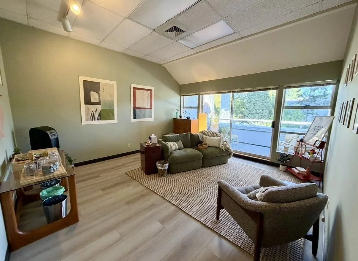 A view of the whole office.