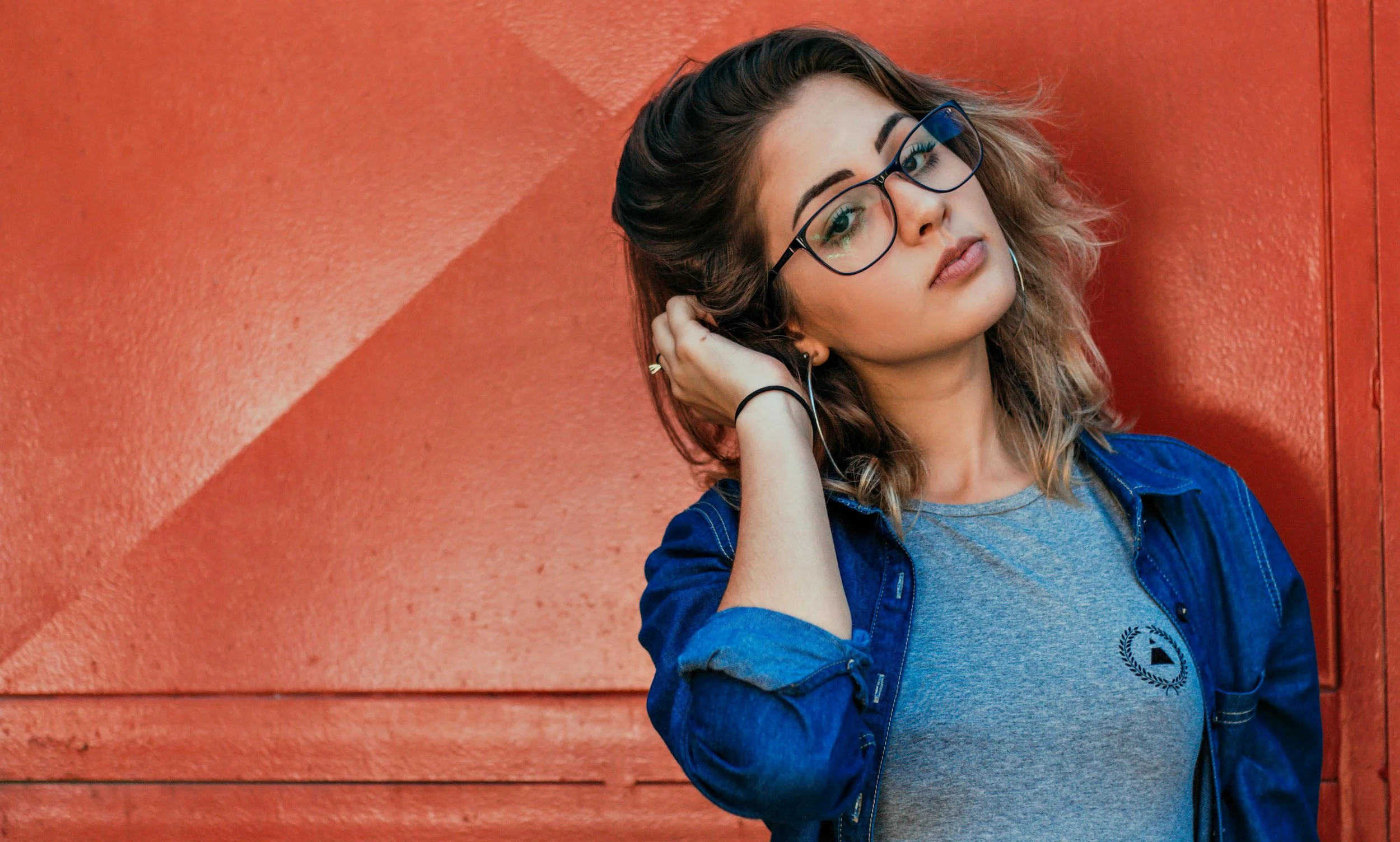 woman scared and wondering if her partner pulled out on time or if there will be an unplanned pregnancy