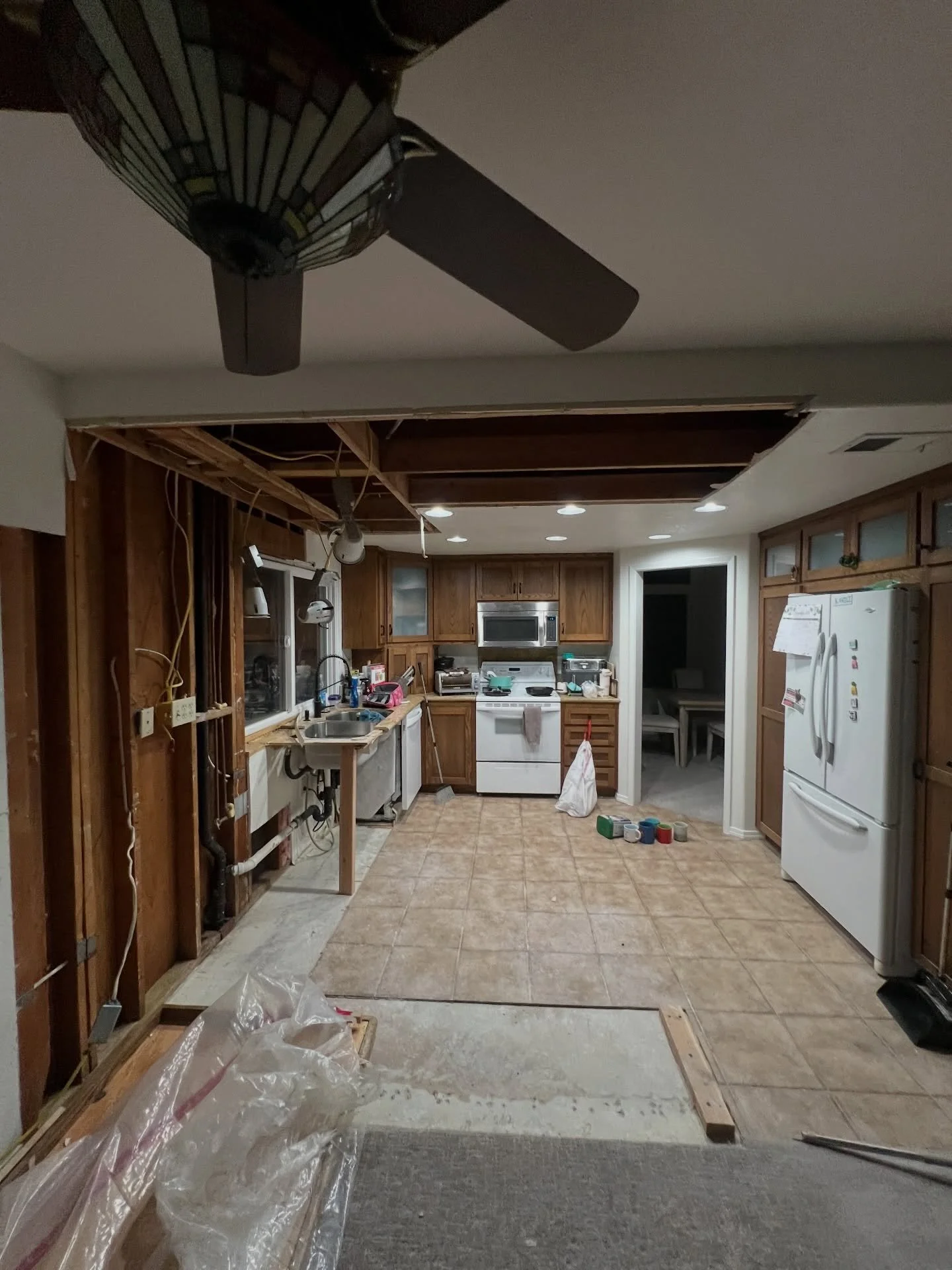 Roof leak!  ADMR to the rescue with a quick demo and removal combined with containment, dry out, dehumidification/stabilization, and anti microbial bath.  Stay tuned for the build back! 

#escondidoroofleak #sandiegoflood #flood #waterdamage #mold #m