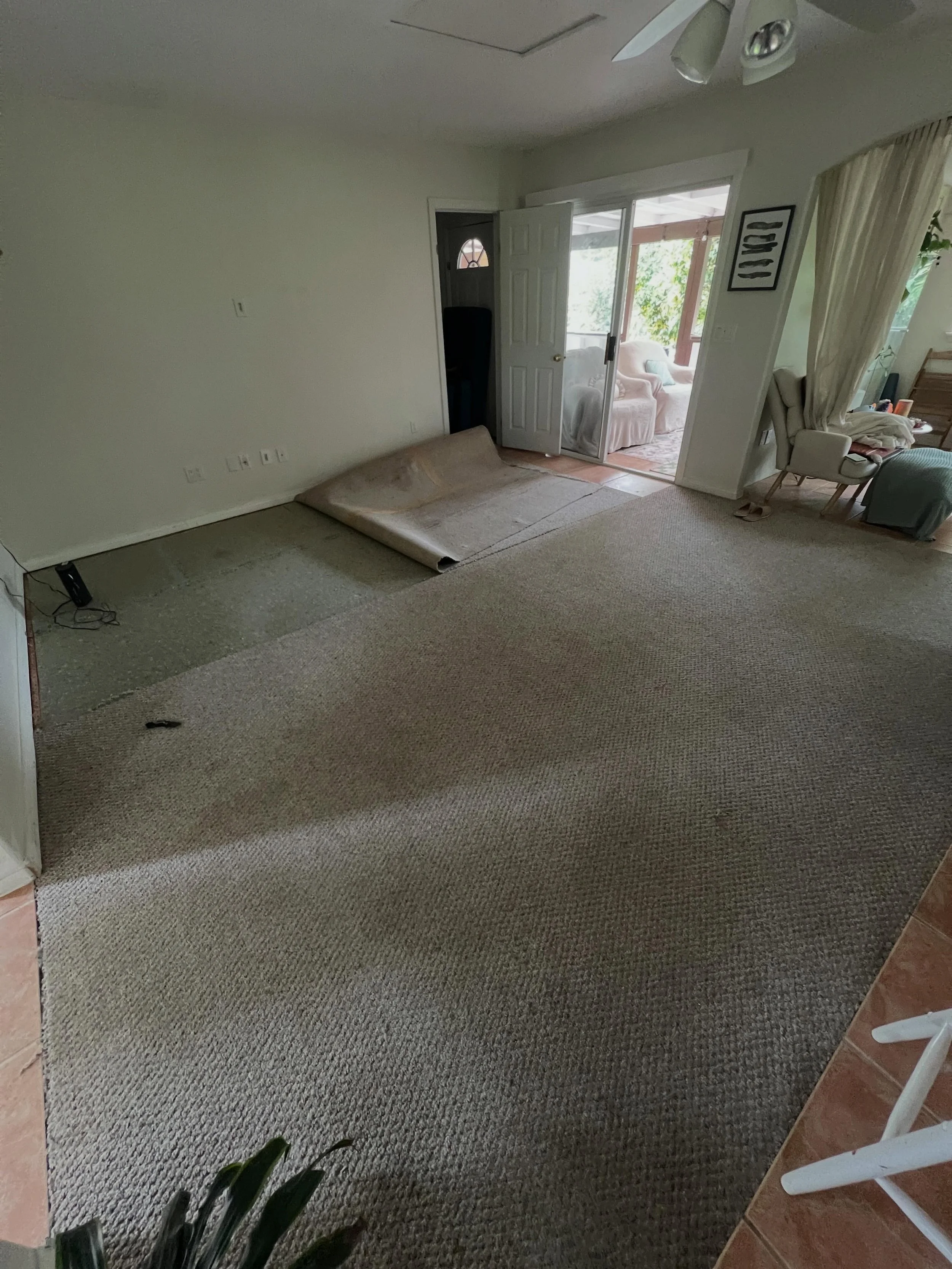Another transformation complete
This room went from worn carpet to a bright modern oak floor that totally changed the space.
Big difference in just one project. 
#BeforeAndAfter #WoodFlooring
#LuxuryViny|Plank #HardwoodFlooring
#HomeUpgrade InteriorD