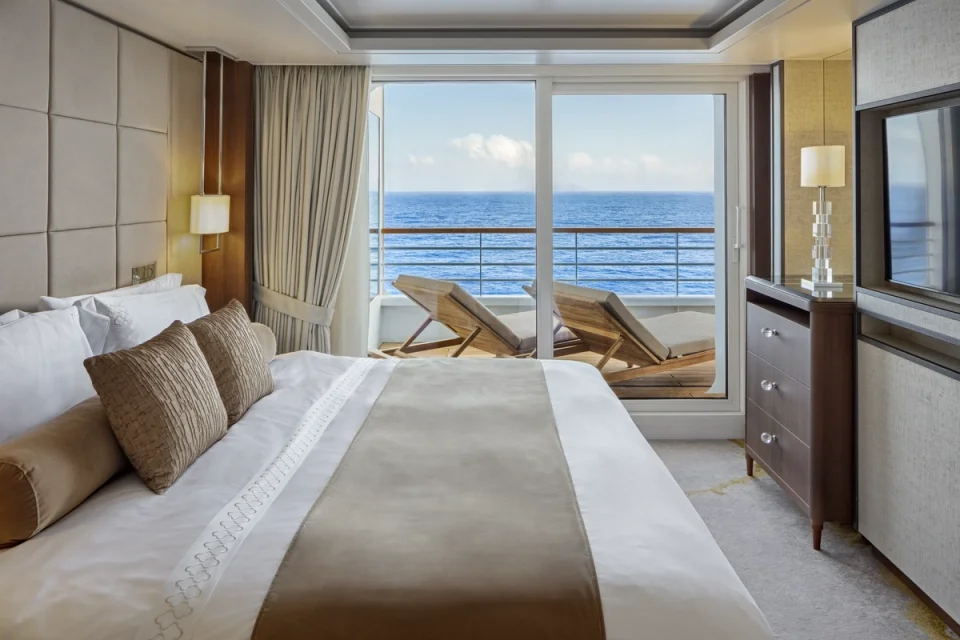 CRYSTAL PENTHOUSE SUITE