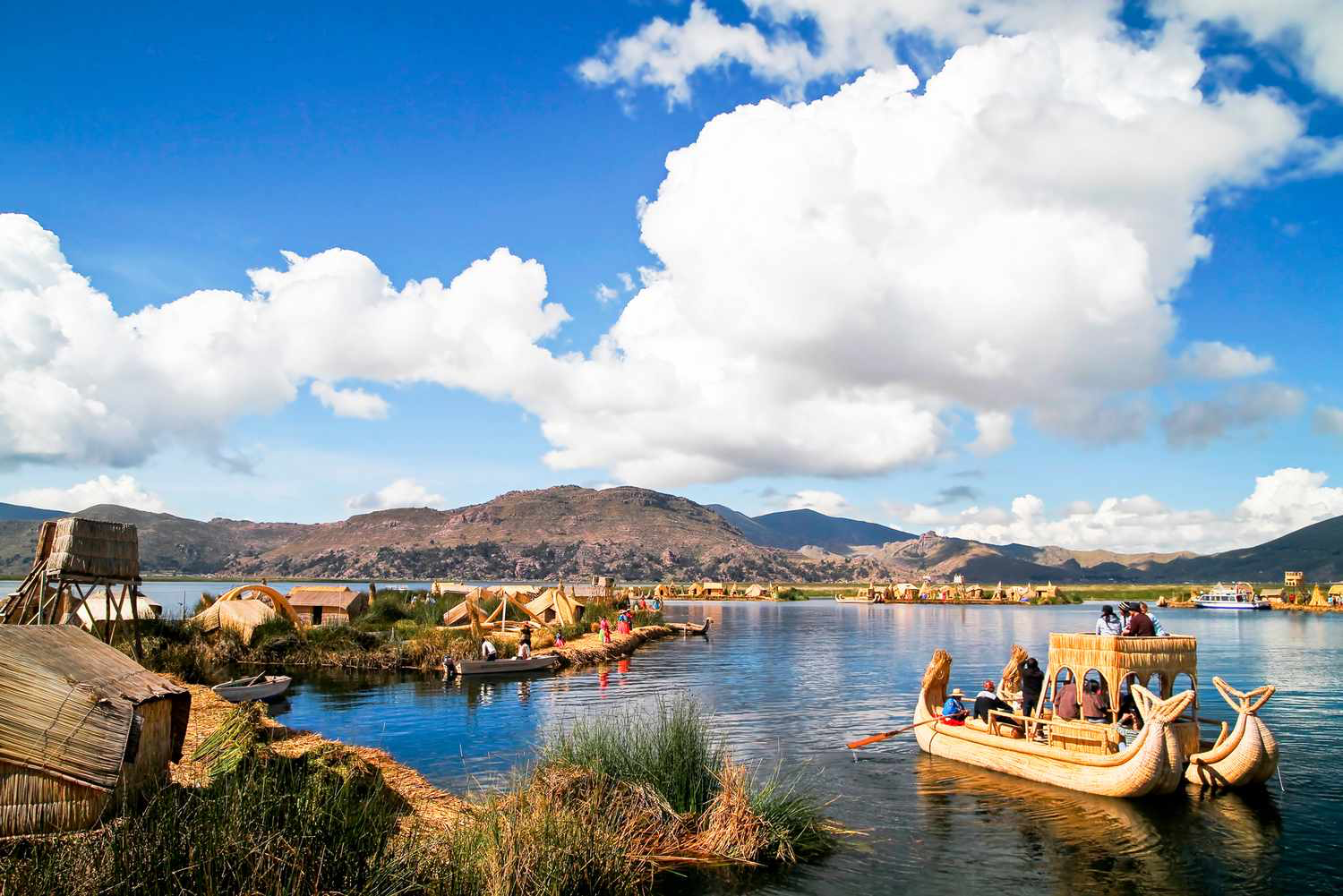 TAL-floating-islands-lake-titicaca-TITICACA0224-c63ebaad0d2749c29253beba1f124857.png